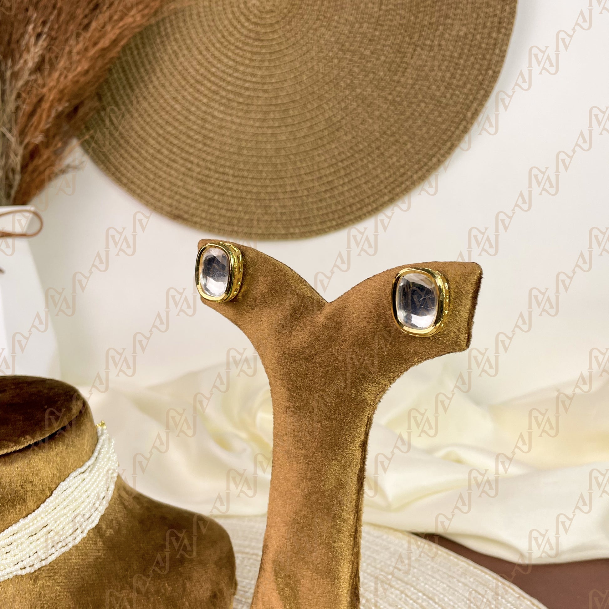 Elegant Pearl Kundan Choker