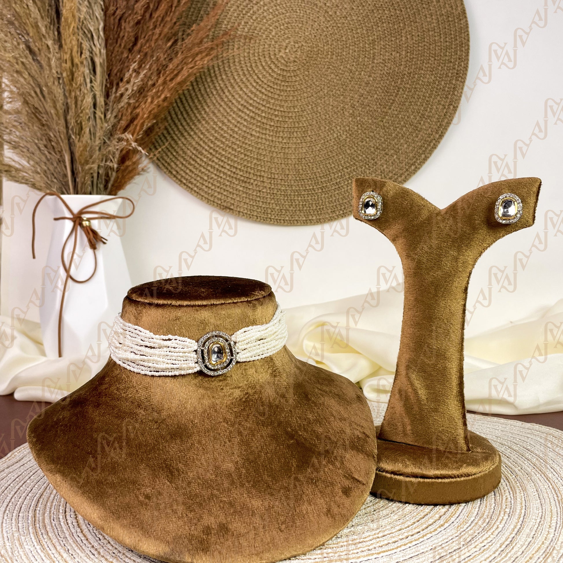 Elite Pearl Kundan Choker