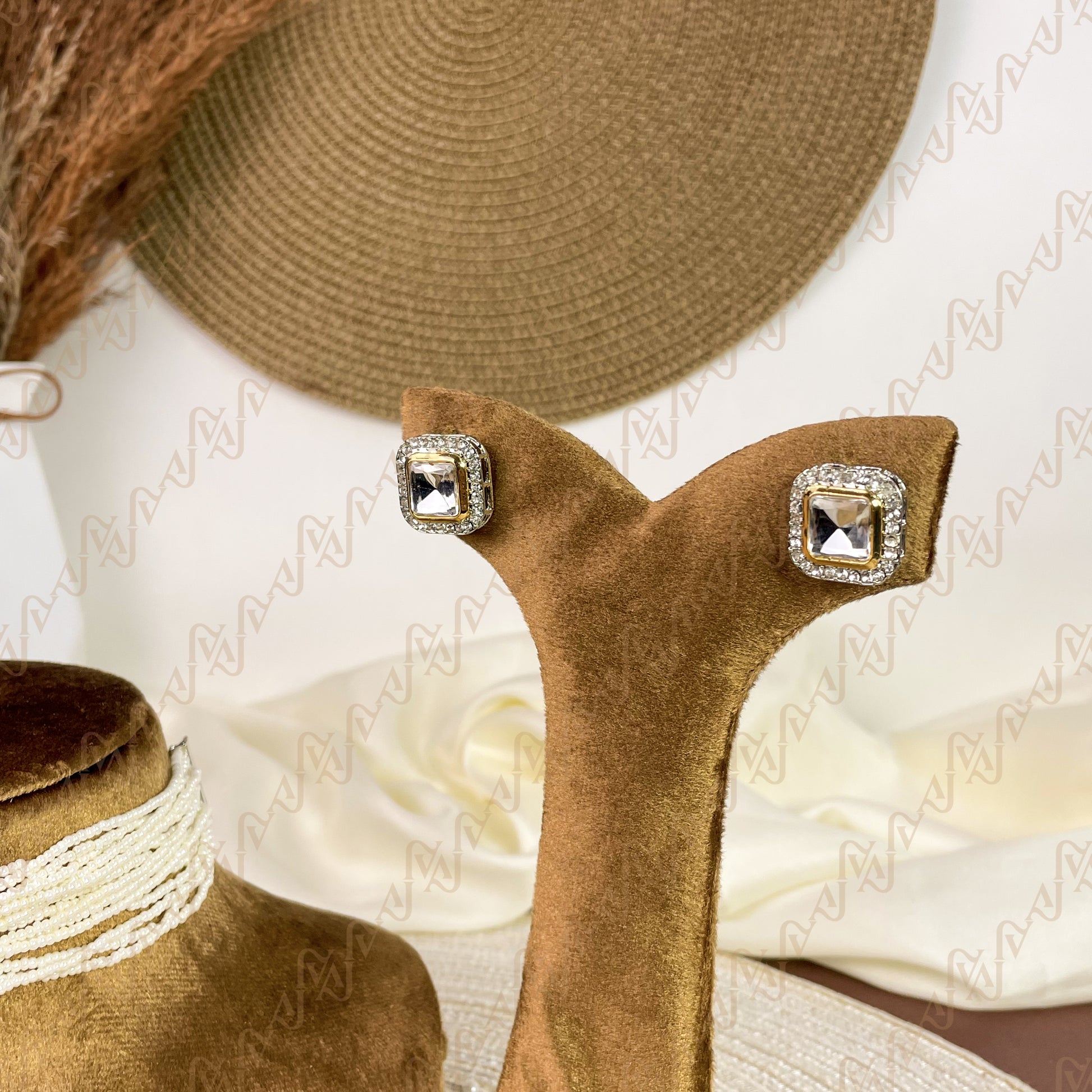 Pureline Pearl Kundan Choker