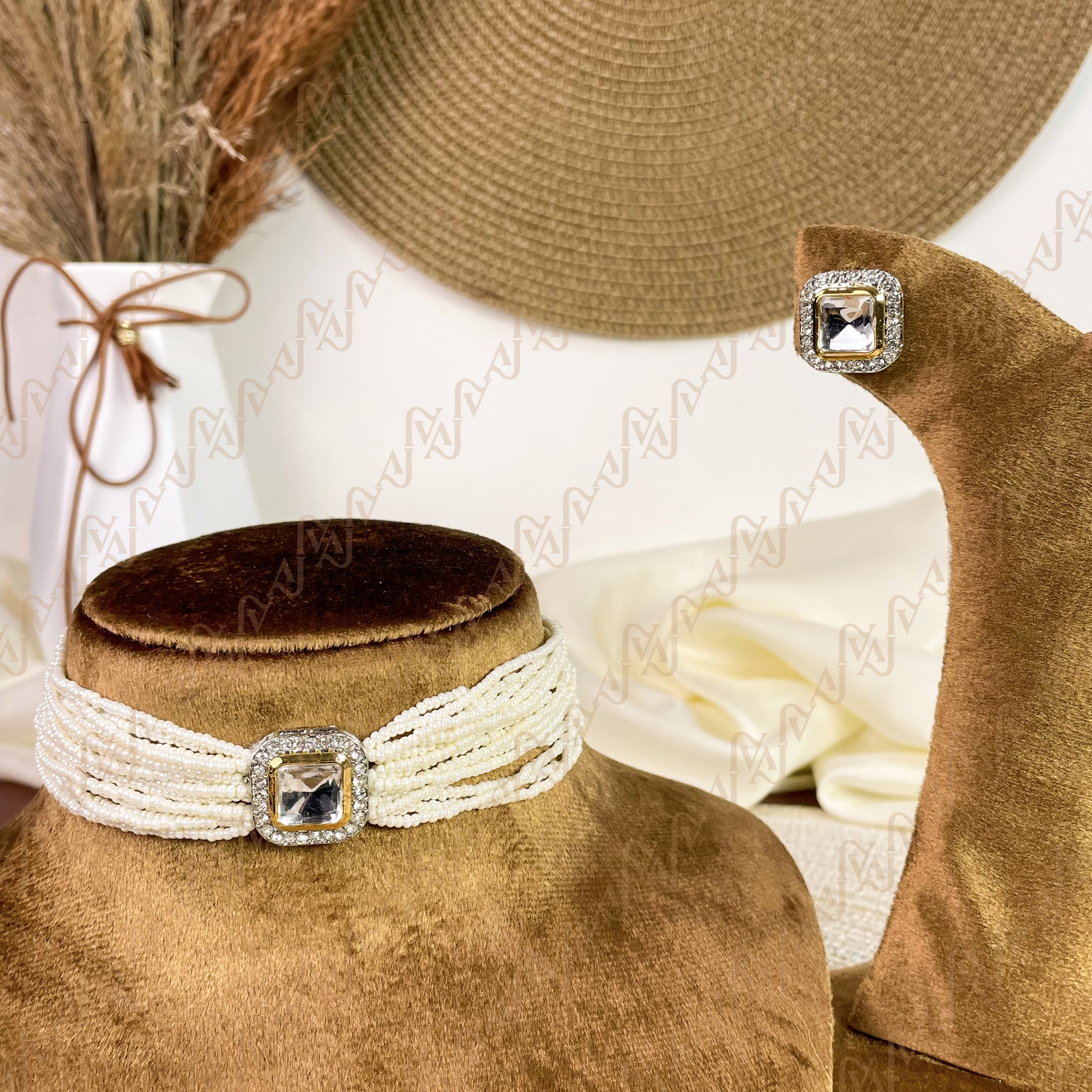 Pureline Pearl Kundan Choker