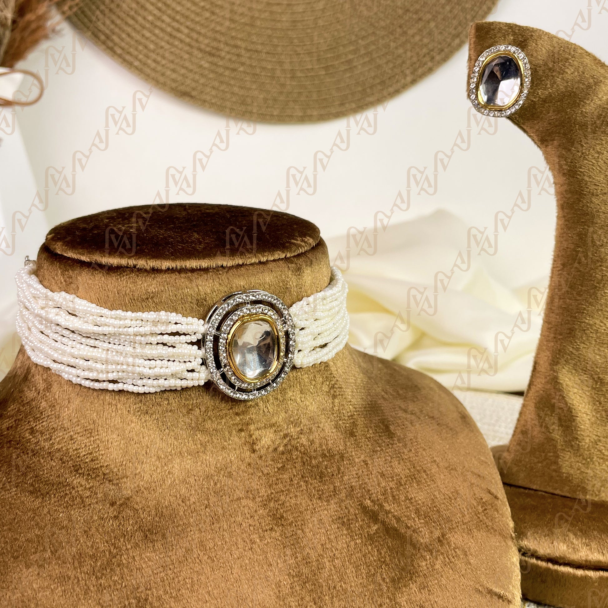 Radiance Pearl Kundan Choker