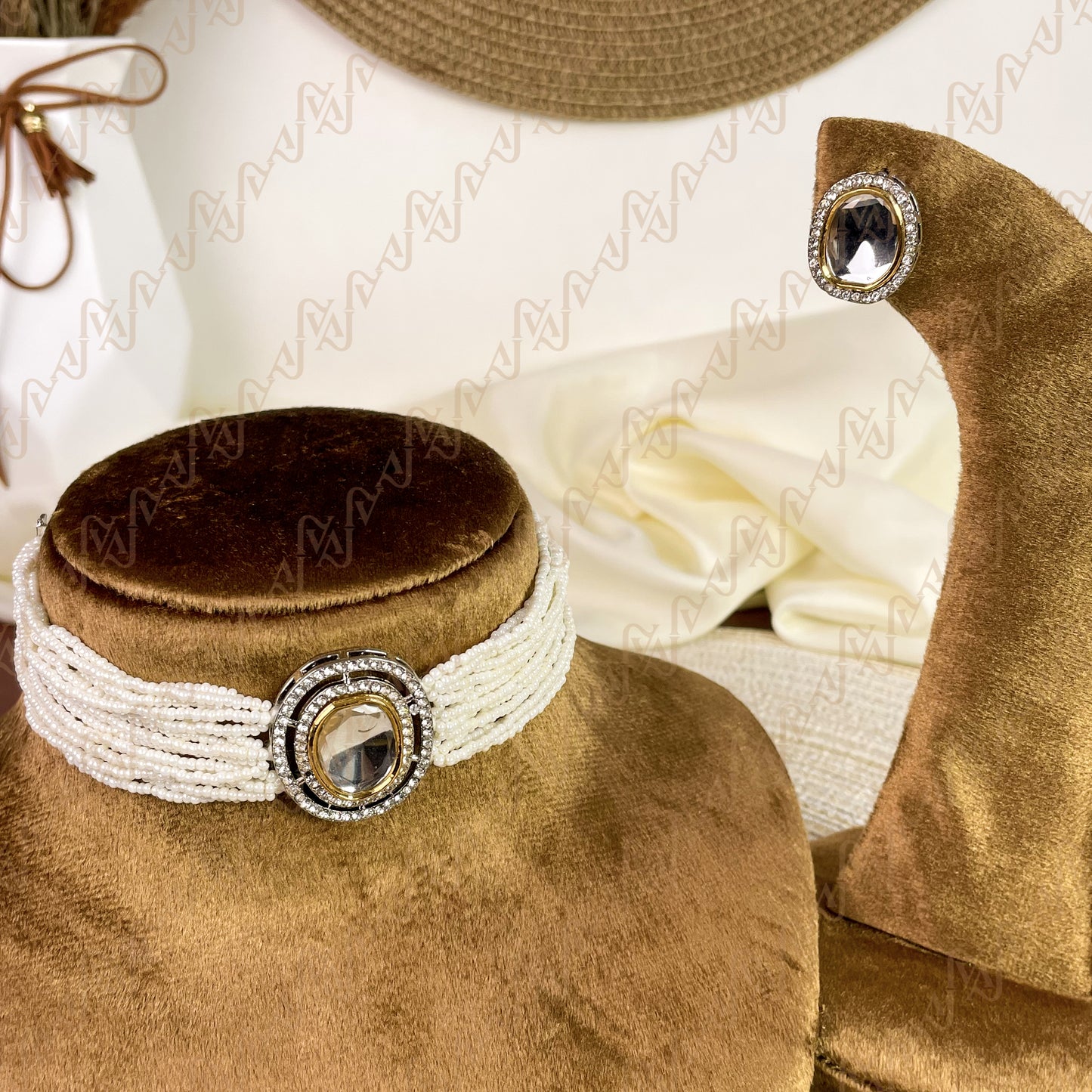 Radiance Pearl Kundan Choker