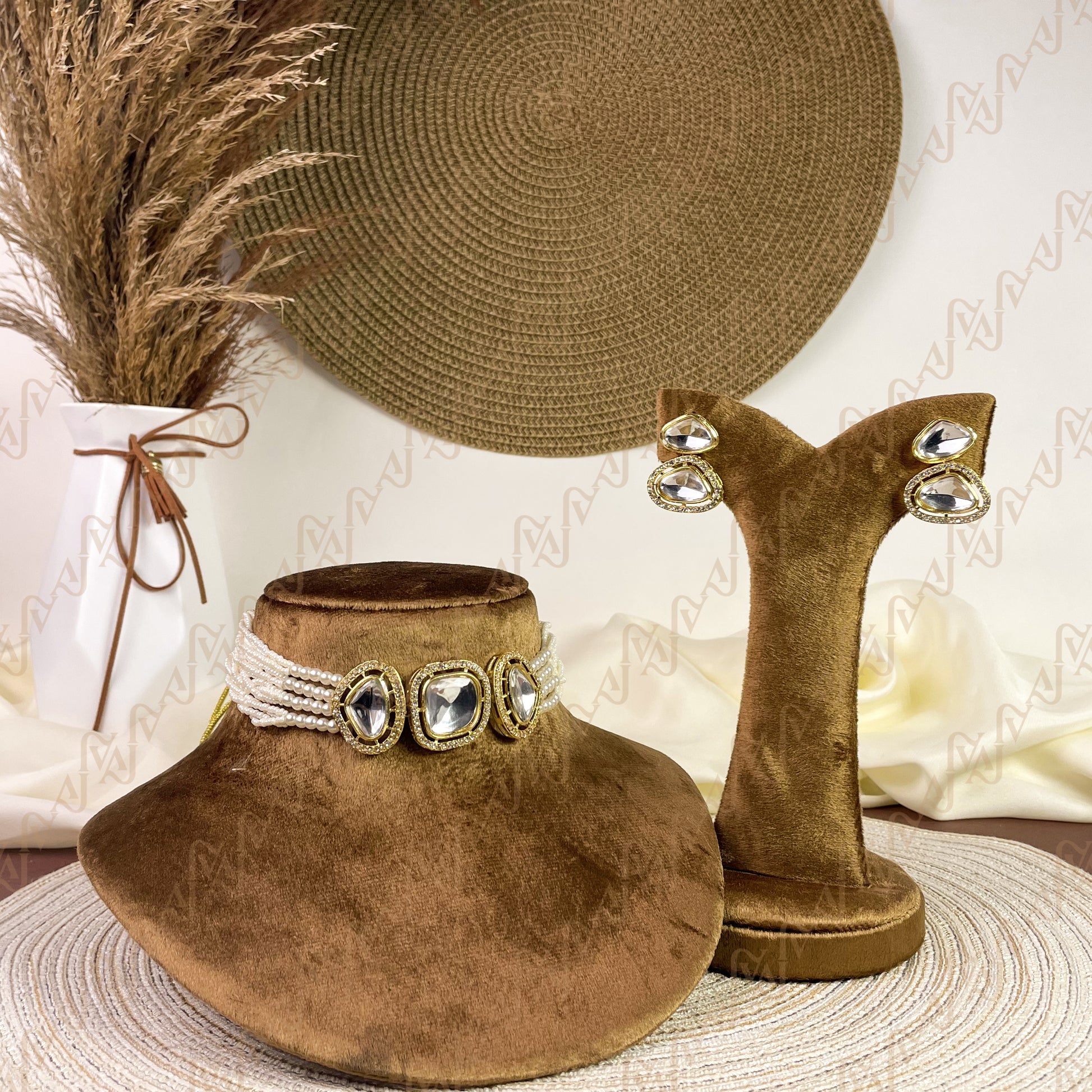 Golden Spark Kundan Choker