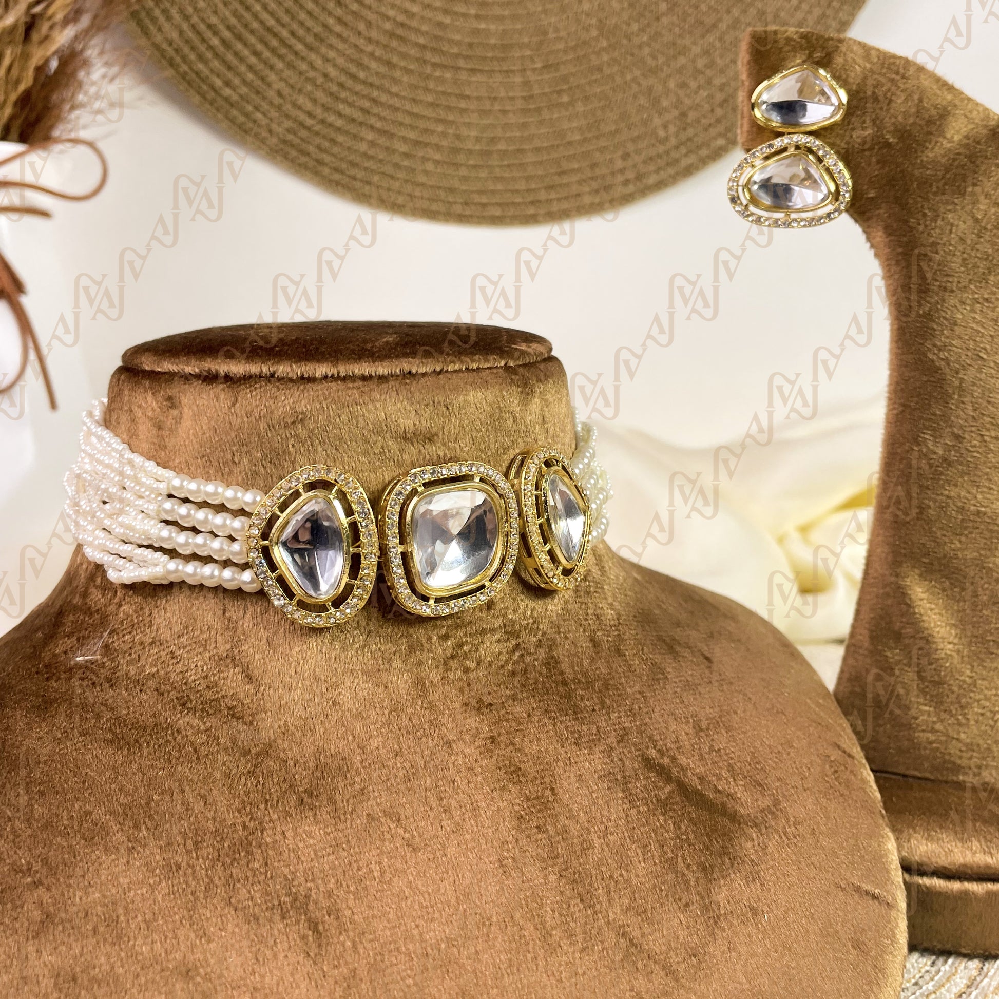 Golden Spark Kundan Choker