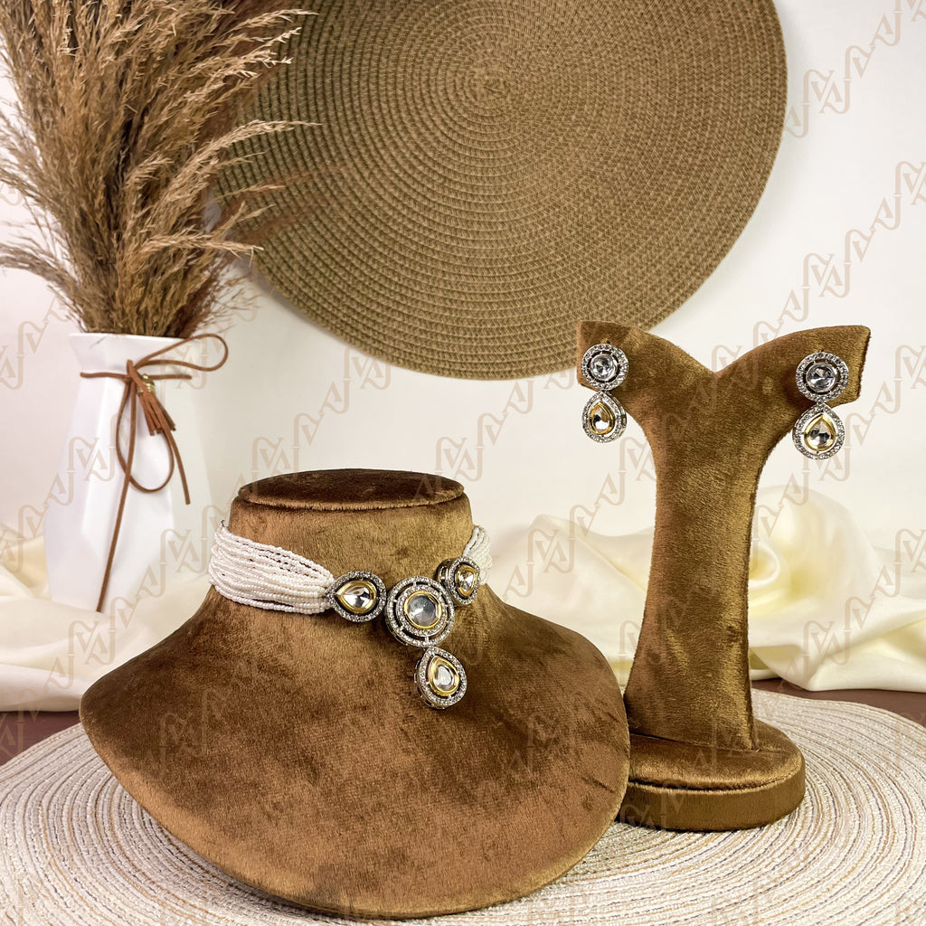 Zari Charm Kundan Choker