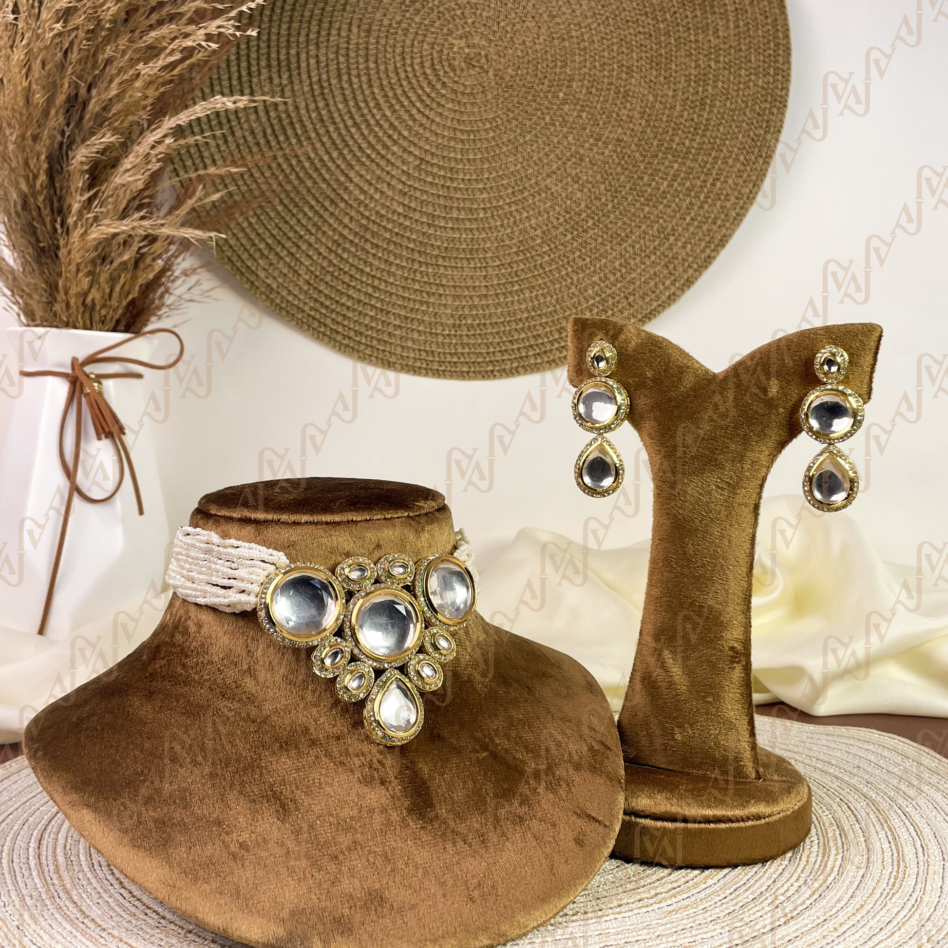 Opulent Cluster Kundan Choker