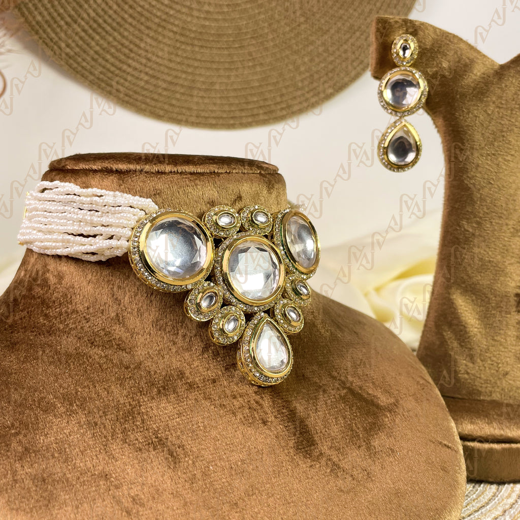Opulent Cluster Kundan Choker