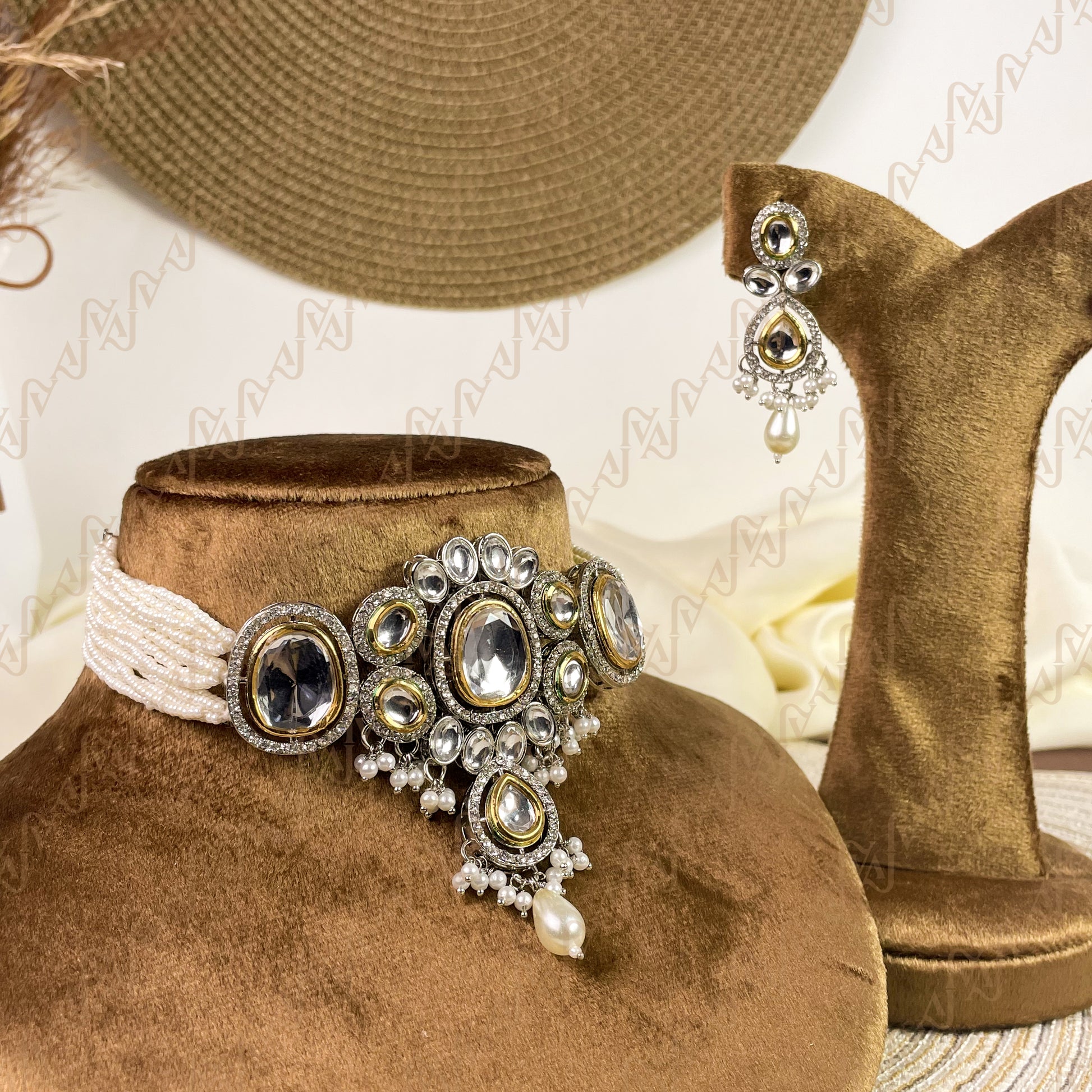 Vintage Charm Kundan Choker