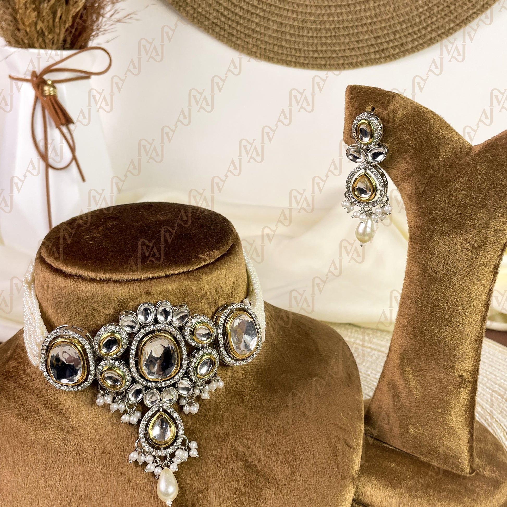 Vintage Charm Kundan Choker