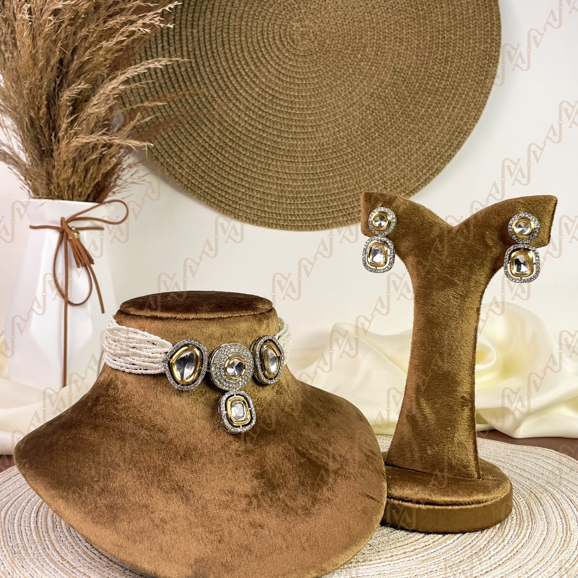 Halo Grace Kundan Choker