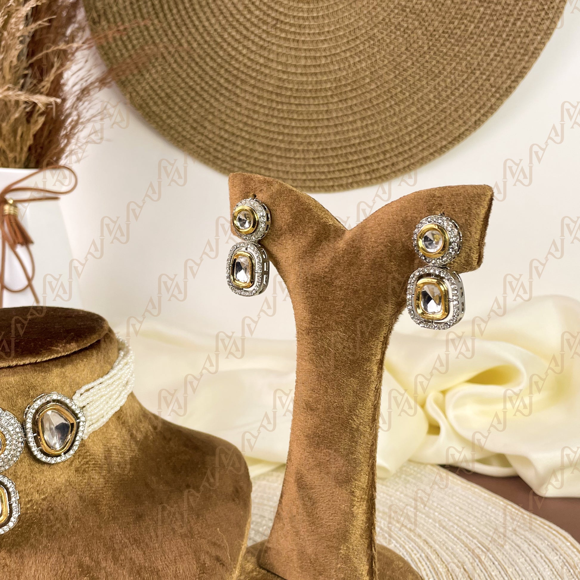 Halo Grace Kundan Choker