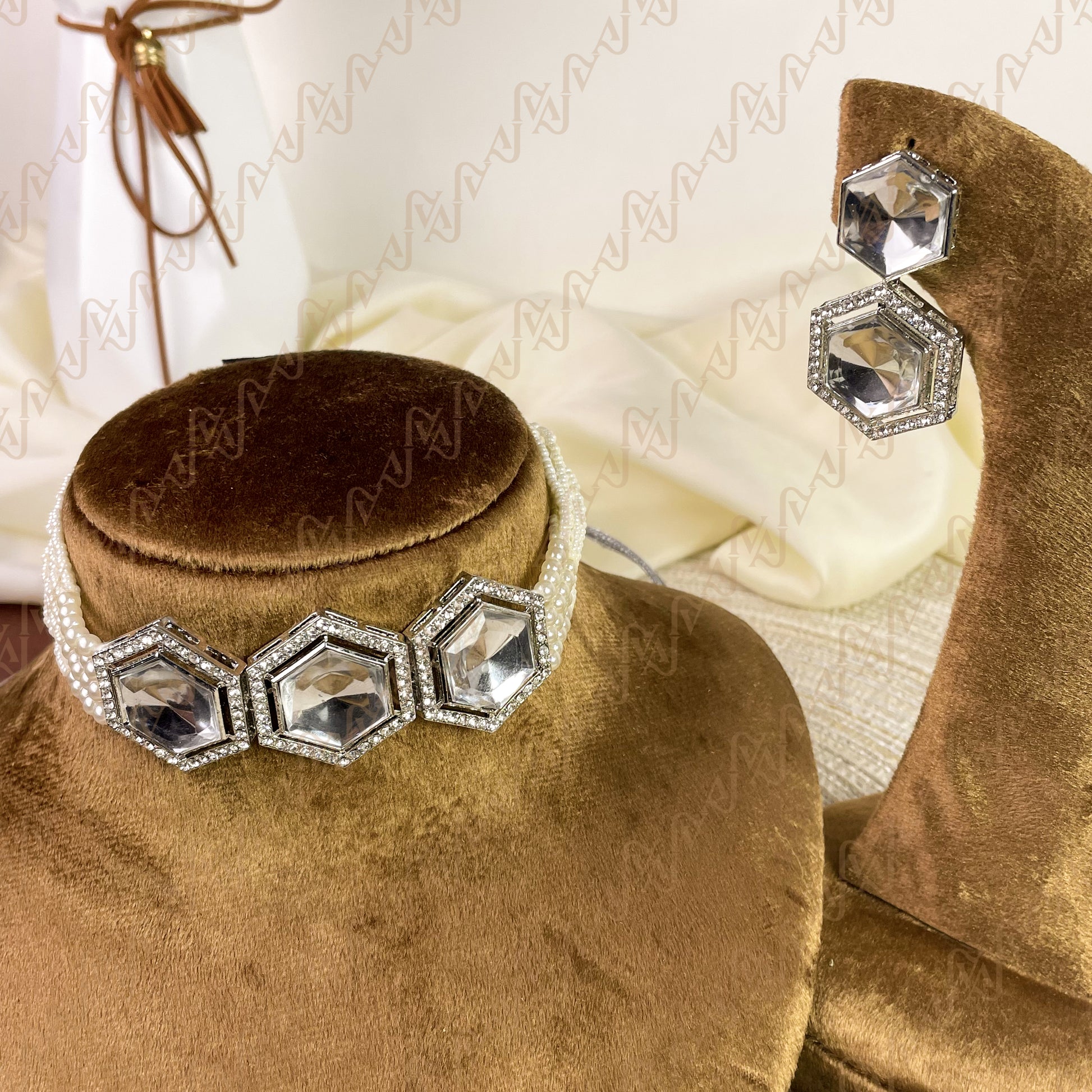 Prism Bloom Kundan Choker