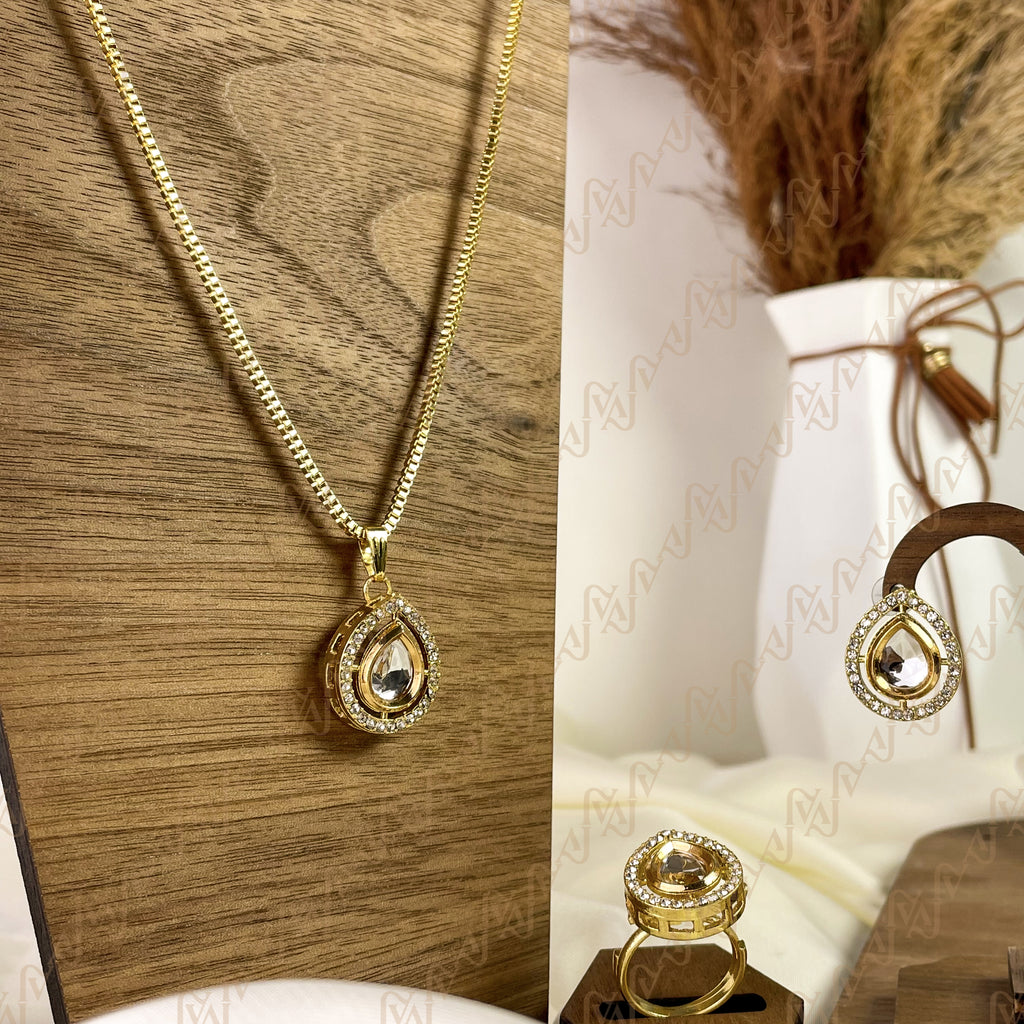 Golden Edge Kundan Combo Set