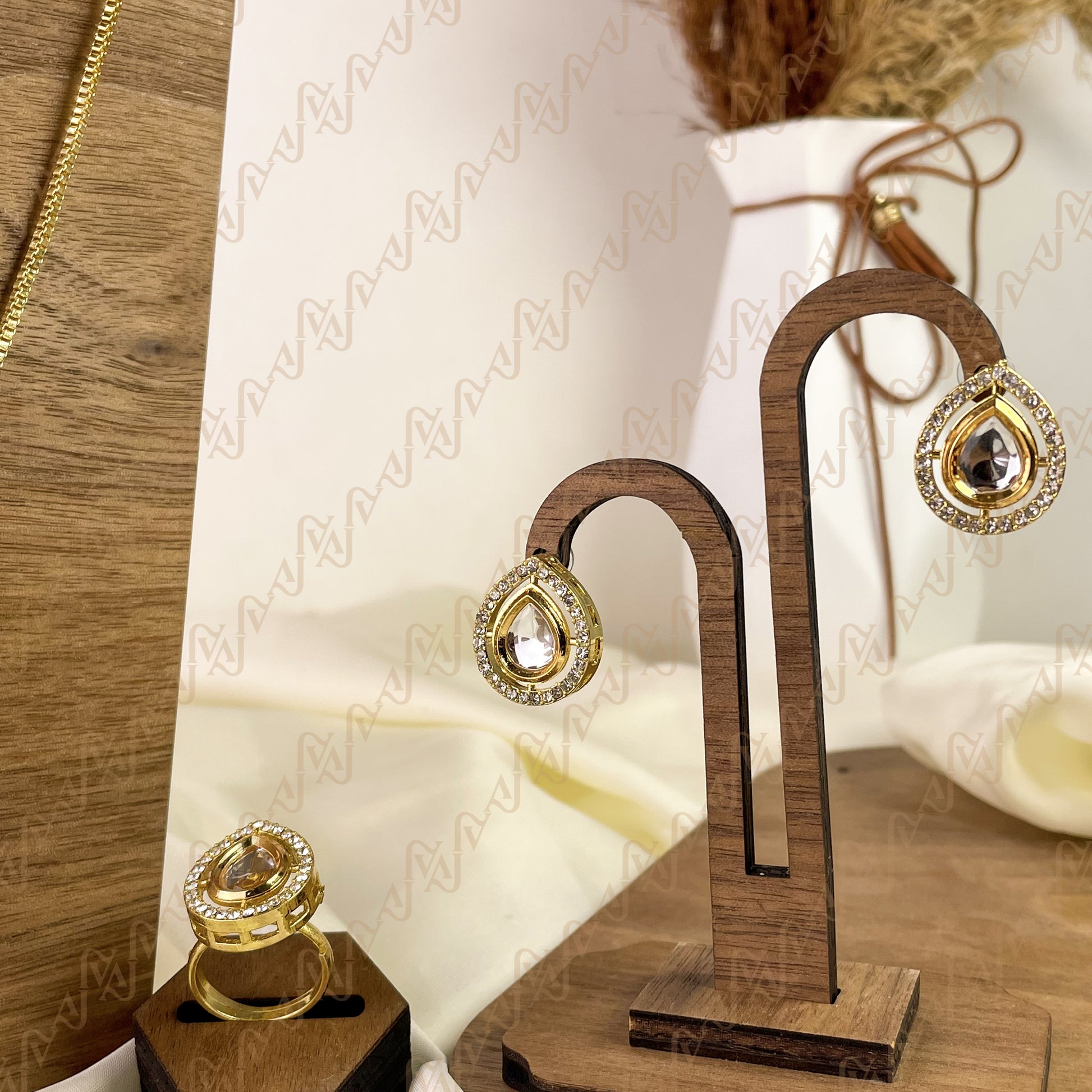 Golden Edge Kundan Combo Set