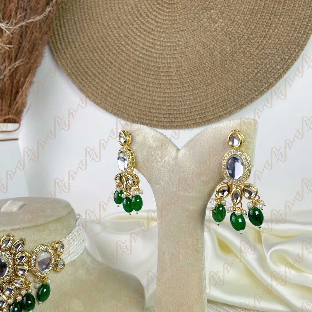True Elegance Kundan Choker Set