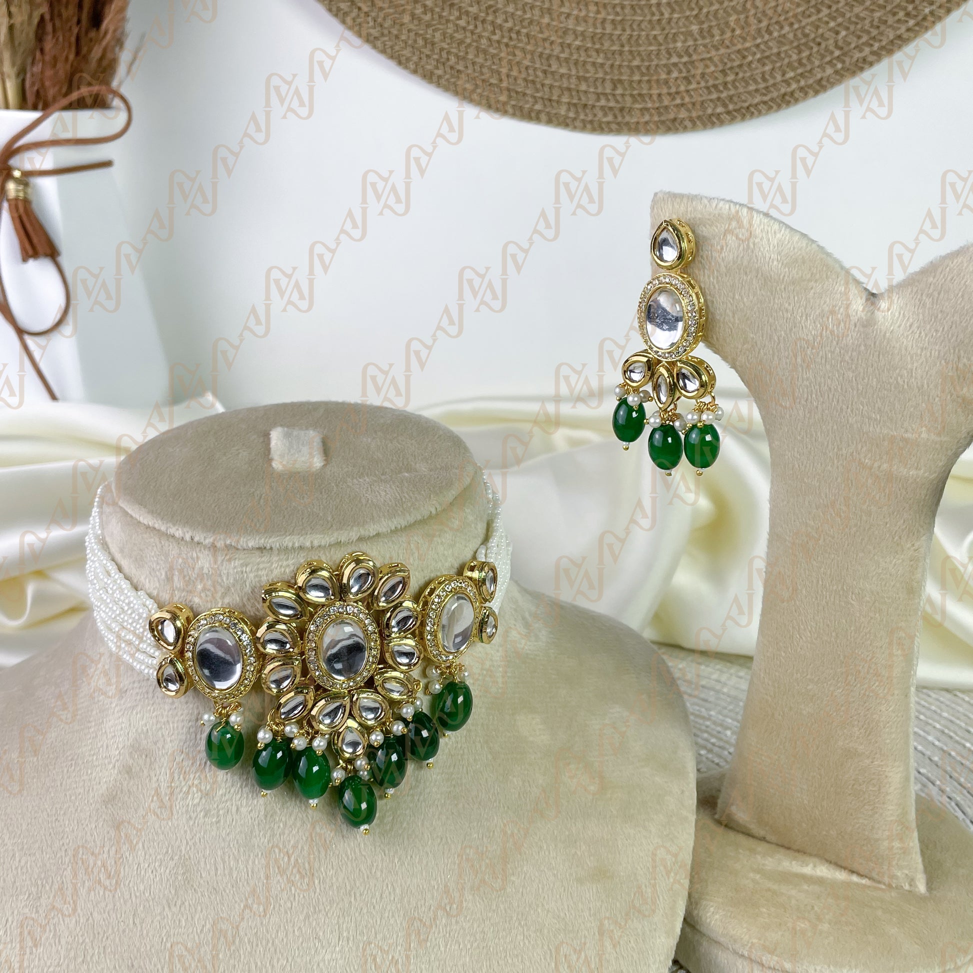 True Elegance Kundan Choker Set