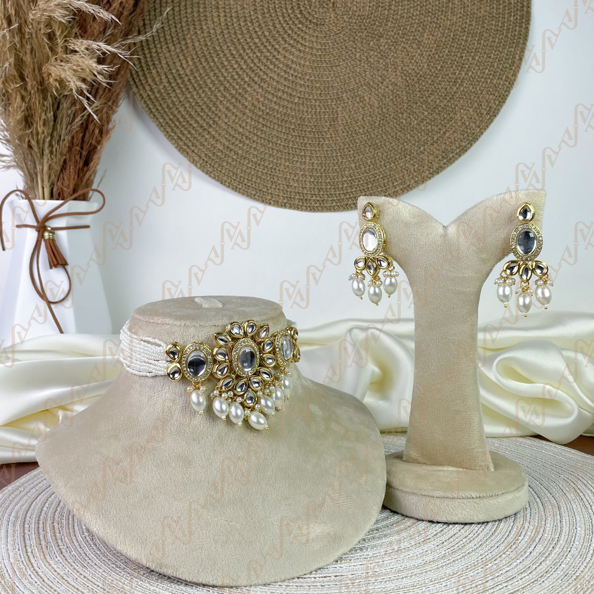 True Elegance Kundan Choker Set