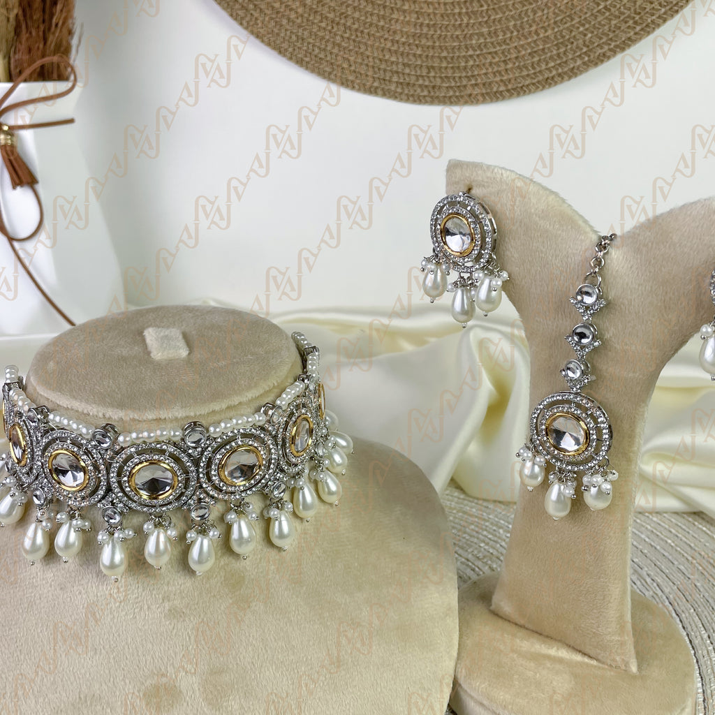 Regal Drops Kundan Choker Set
