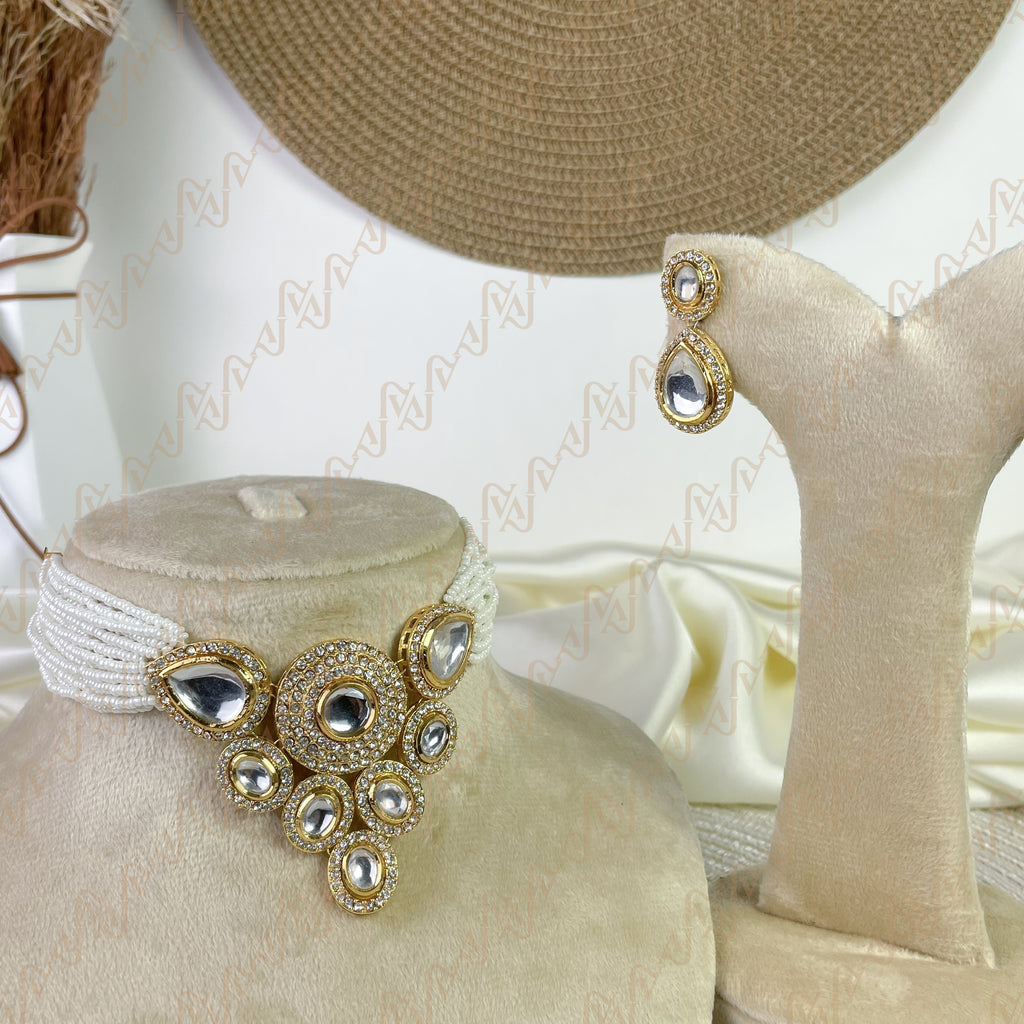 Majestic Gleam Kundan Choker Set