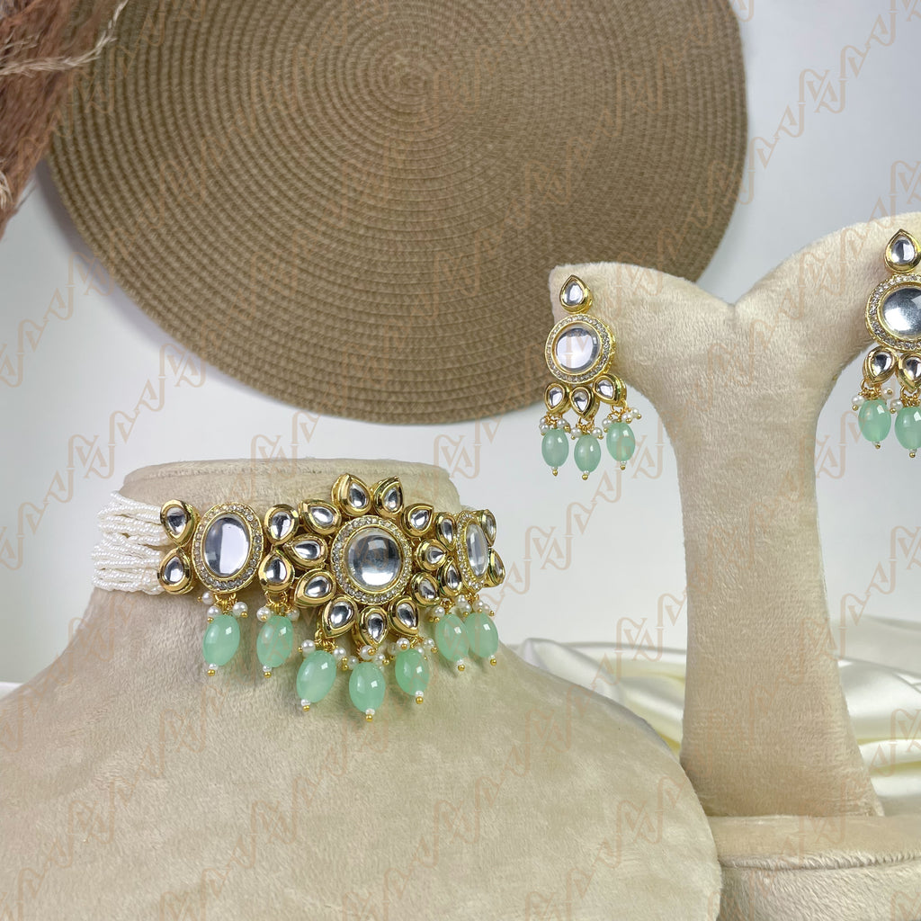 Regal Beauty Kundan Choker Set