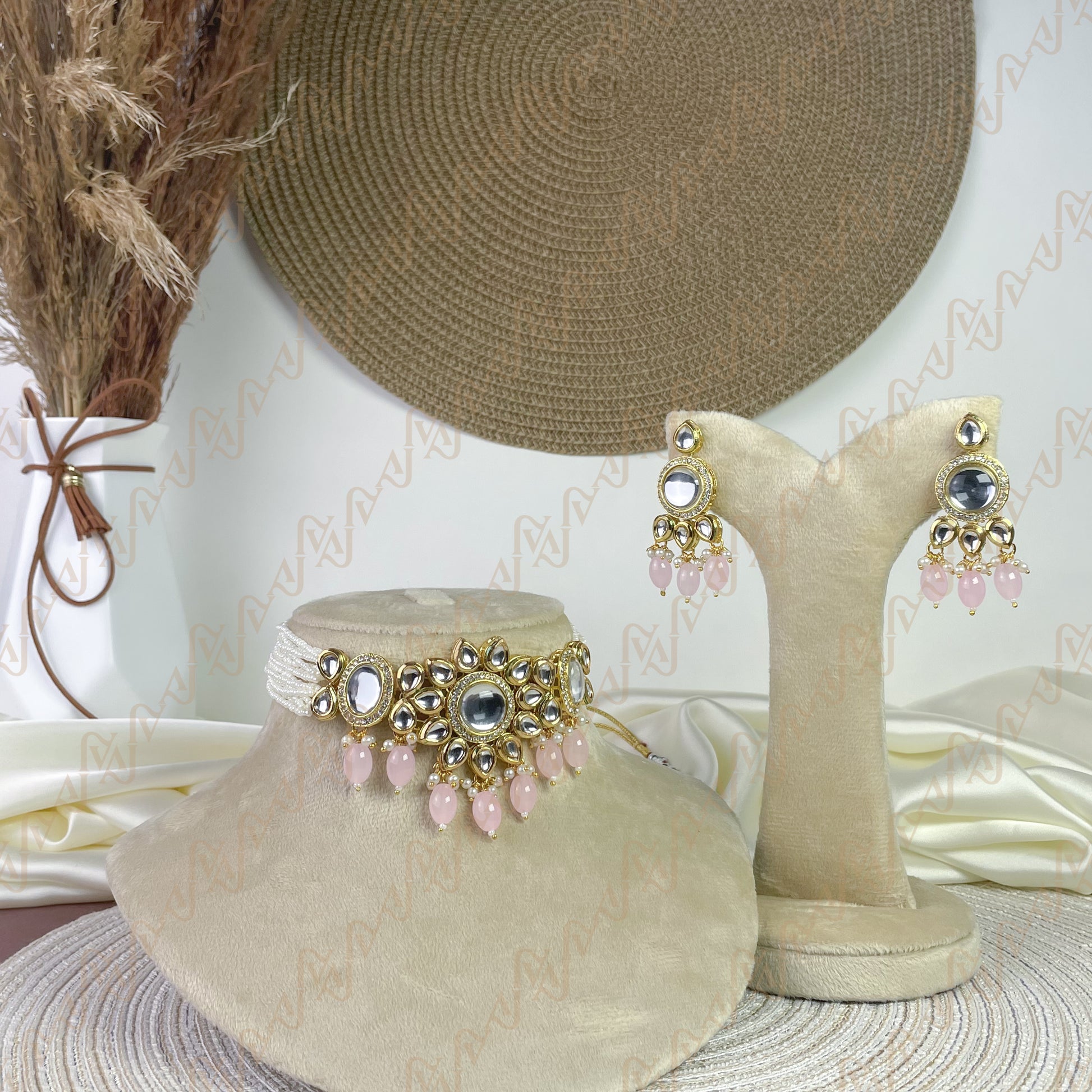Regal Beauty Kundan Choker Set