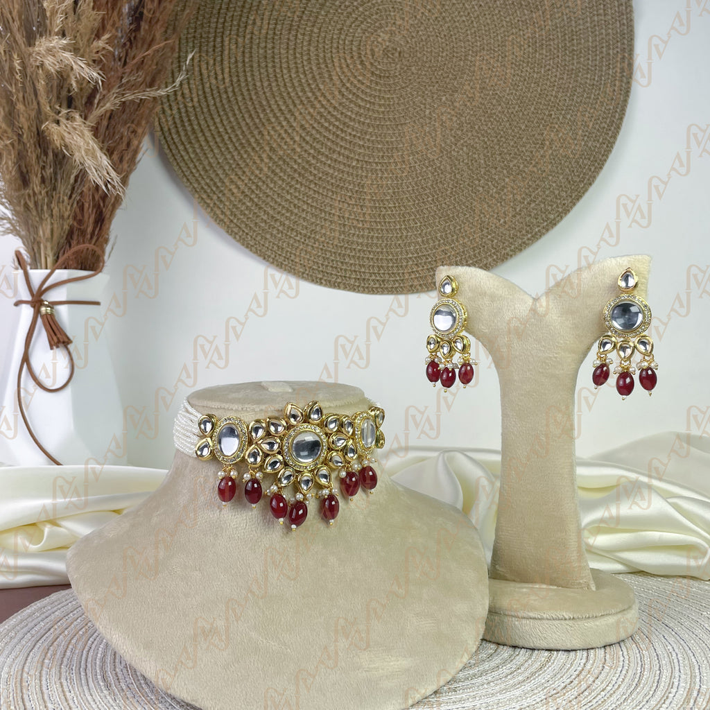 Regal Beauty Kundan Choker Set