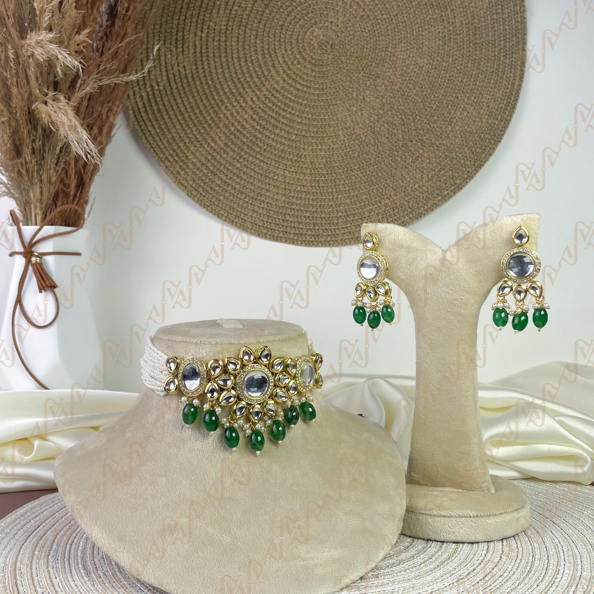 Regal Beauty Kundan Choker Set