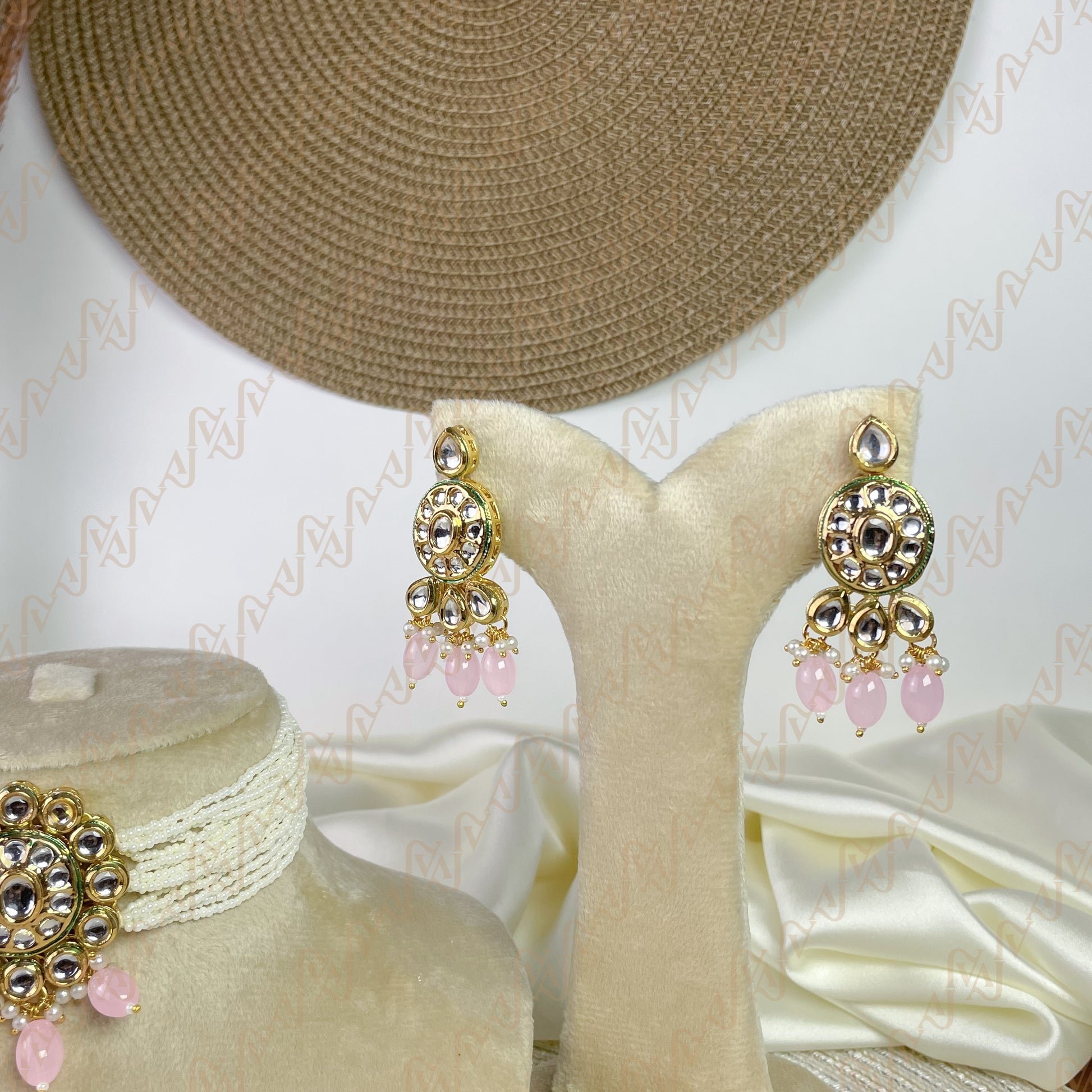 Elegant Pearl Kundan Choker Set
