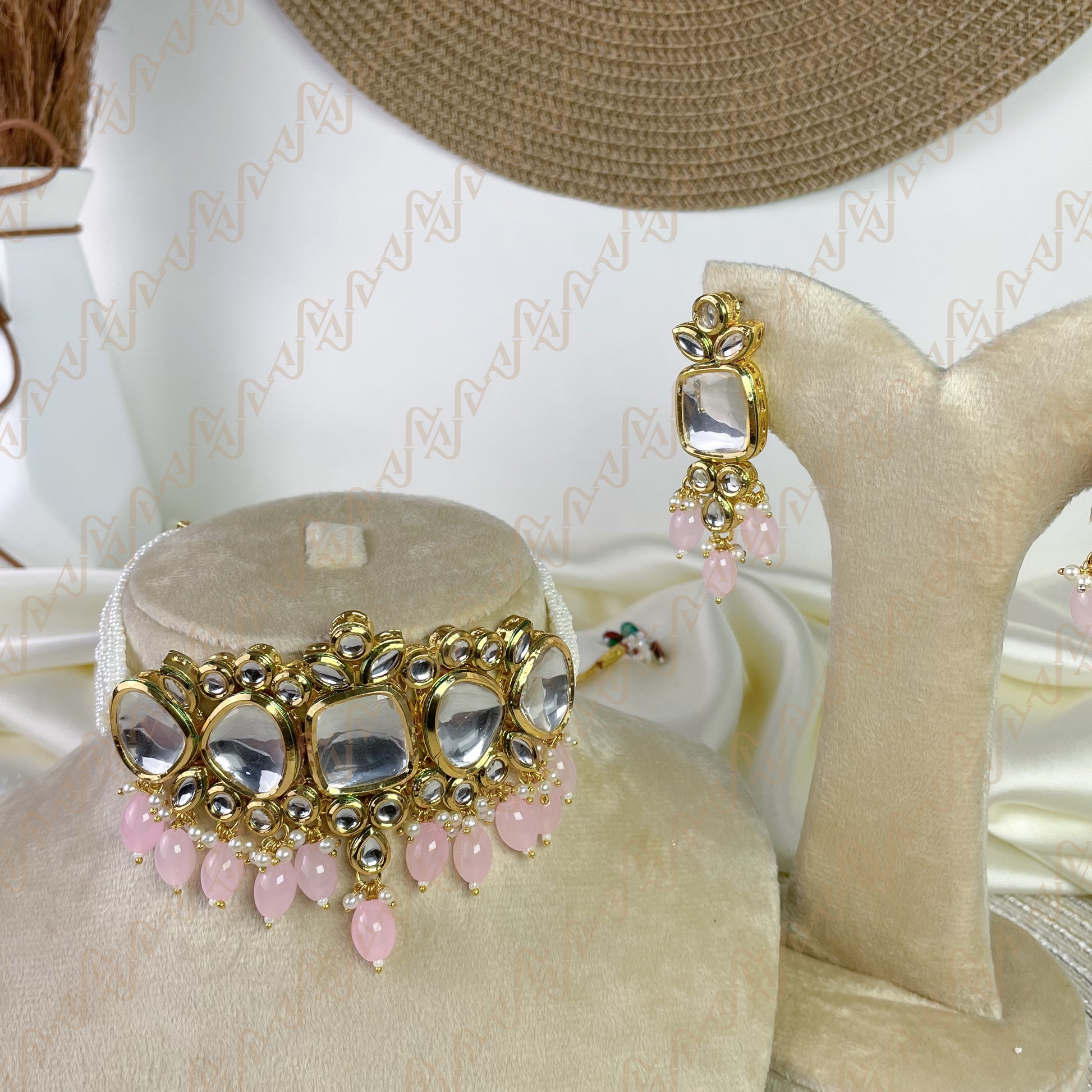 Majestic Glow Kundan Choker Set