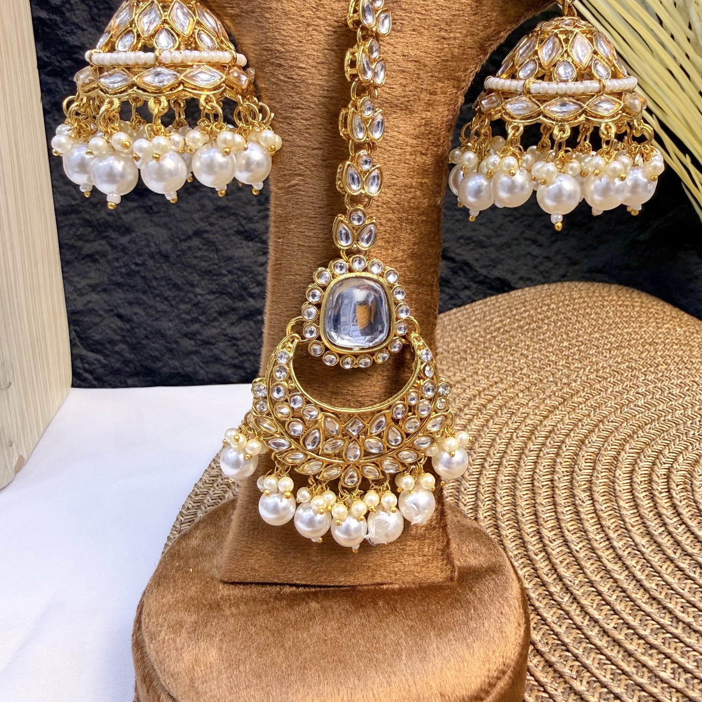 GLISTENING PEARL KUNDAN