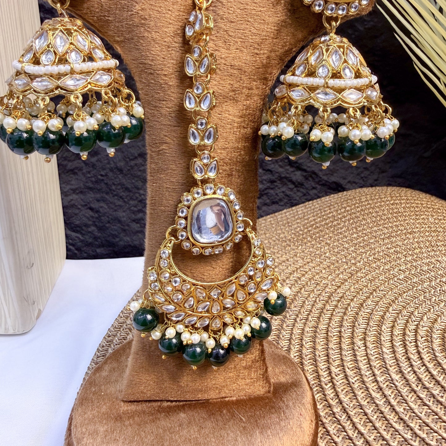EMERALD GLOW KUNDAN