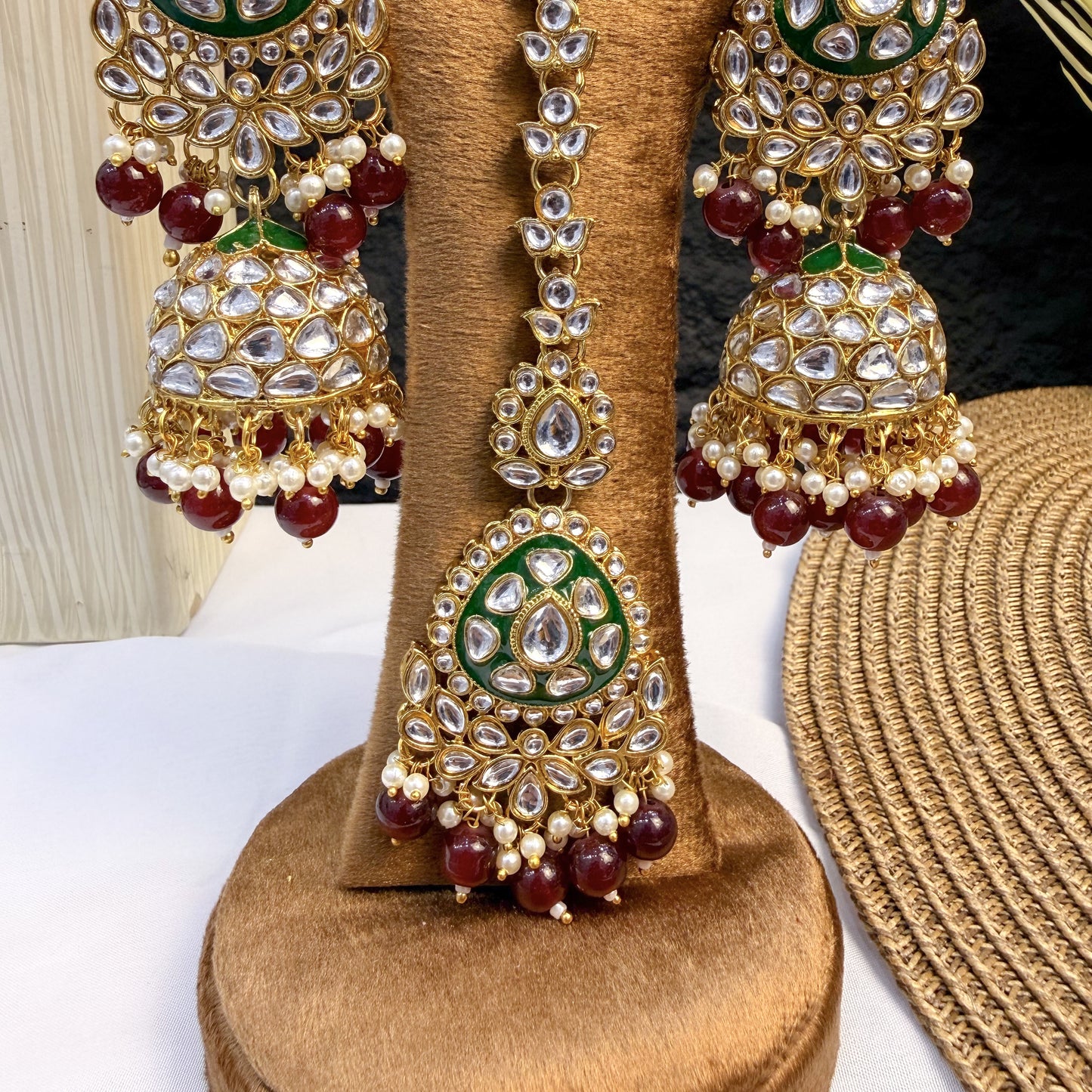 CRIMSON CREST KUNDAN