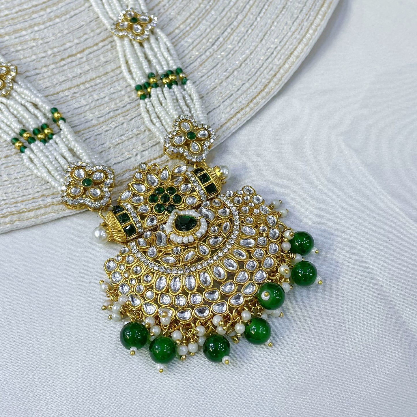 FOREST EMERALD MEENA MALA