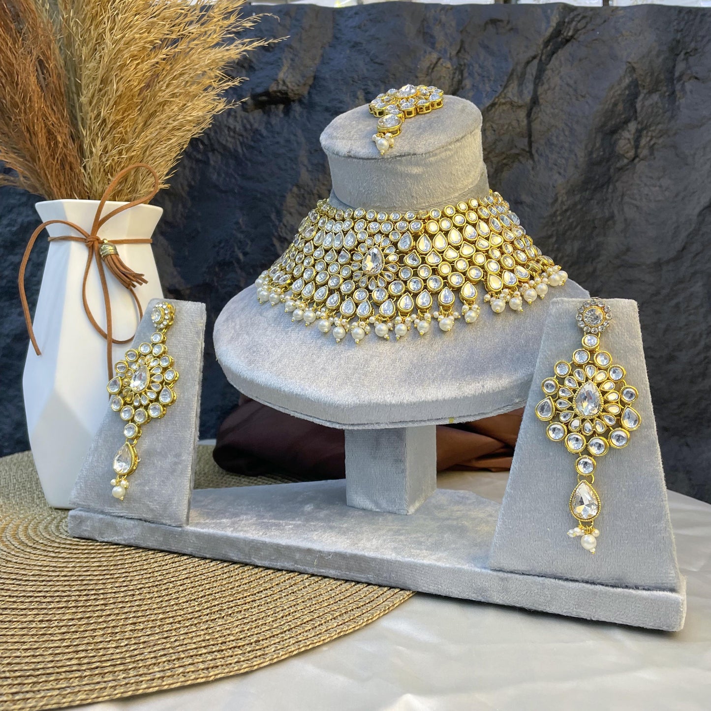 ROYAL LATTICE TEARDROP KUNDAN NECKLACES