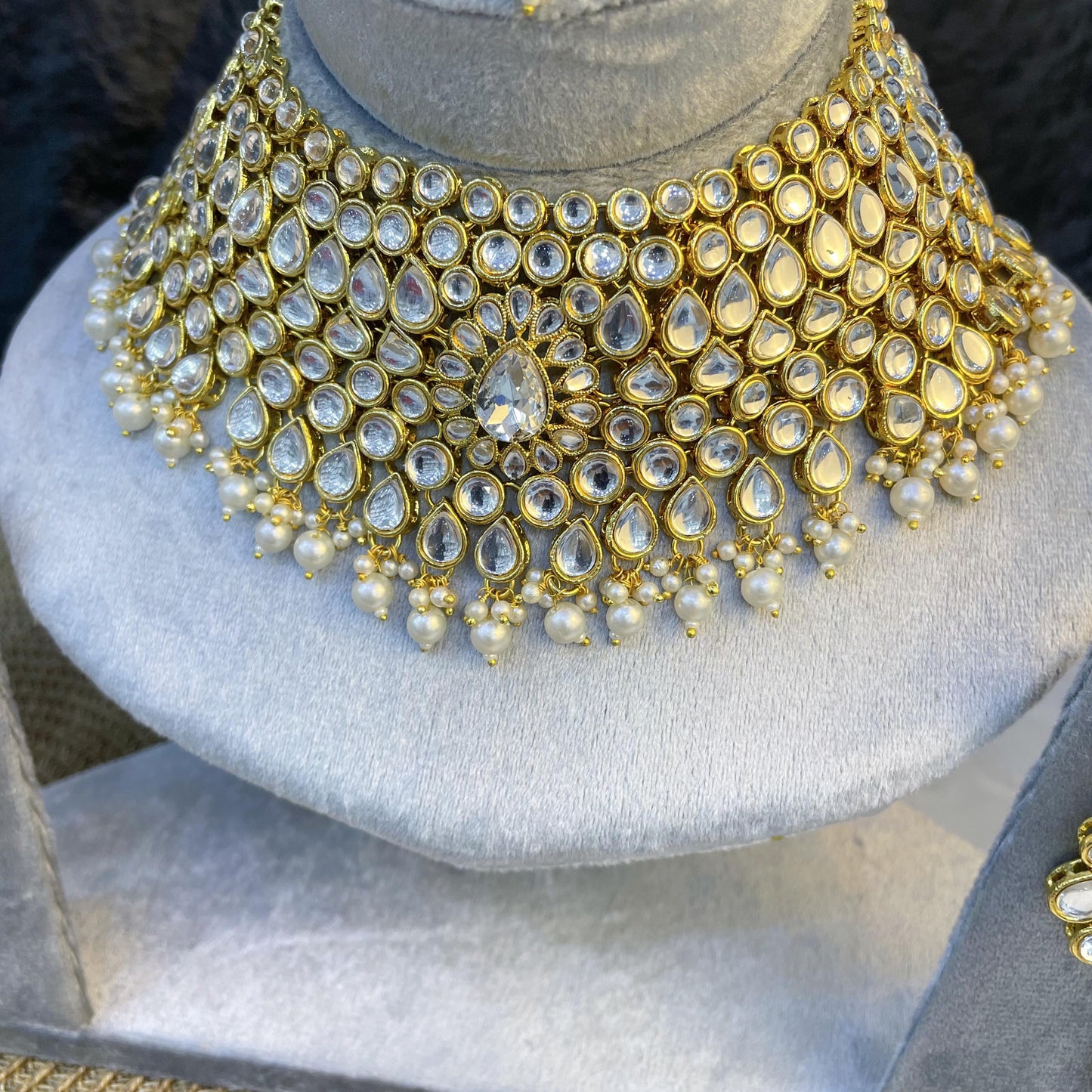 ROYAL LATTICE TEARDROP KUNDAN NECKLACES