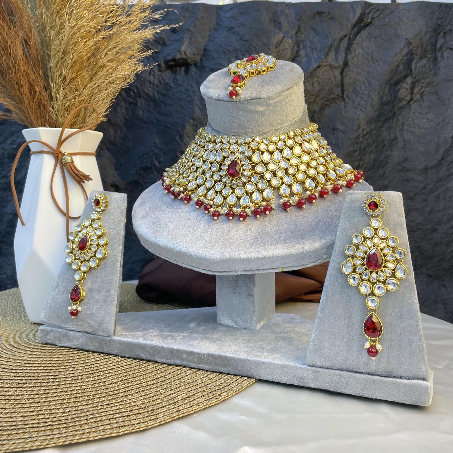 ROYAL LATTICE TEARDROP KUNDAN NECKLACES