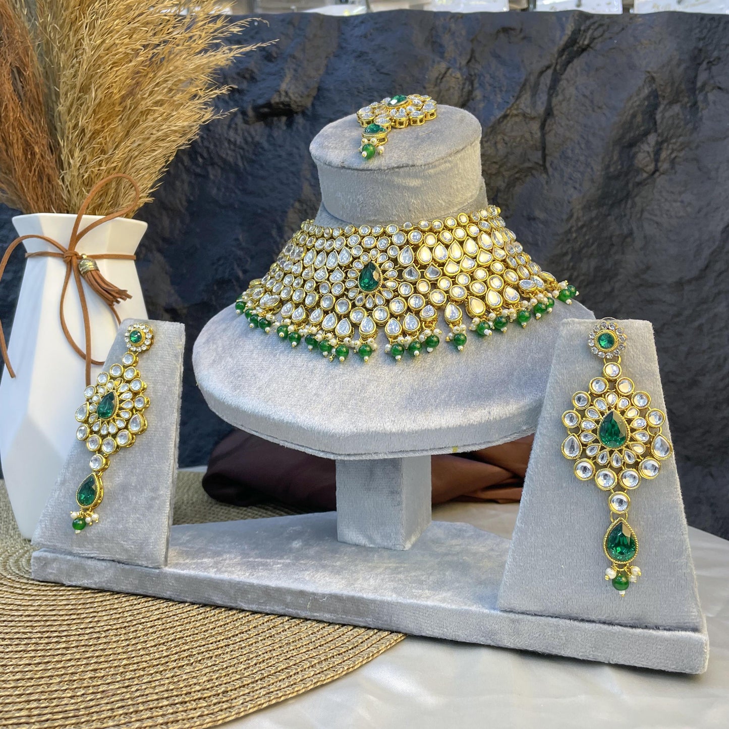 ROYAL LATTICE TEARDROP KUNDAN NECKLACES