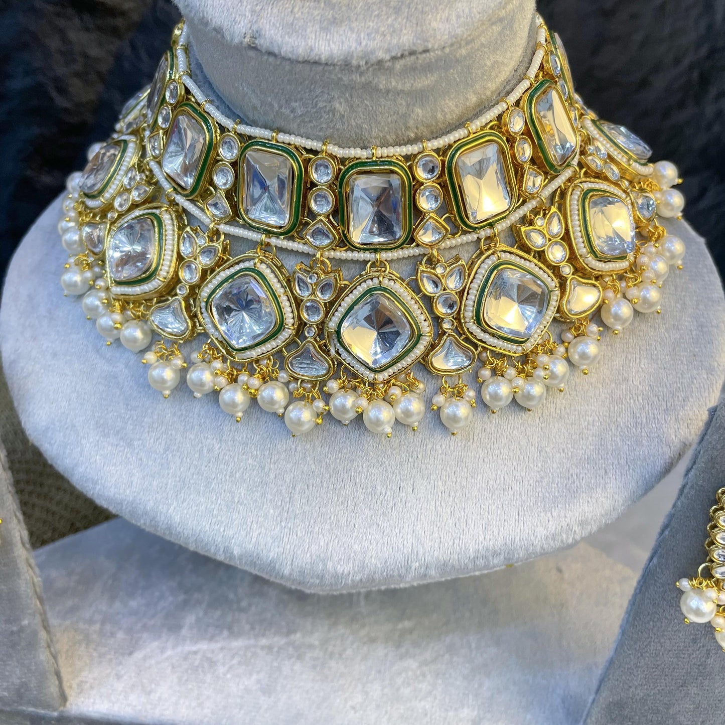 REGAL GEOMETRIC BIB KUNDAN NECKLACES