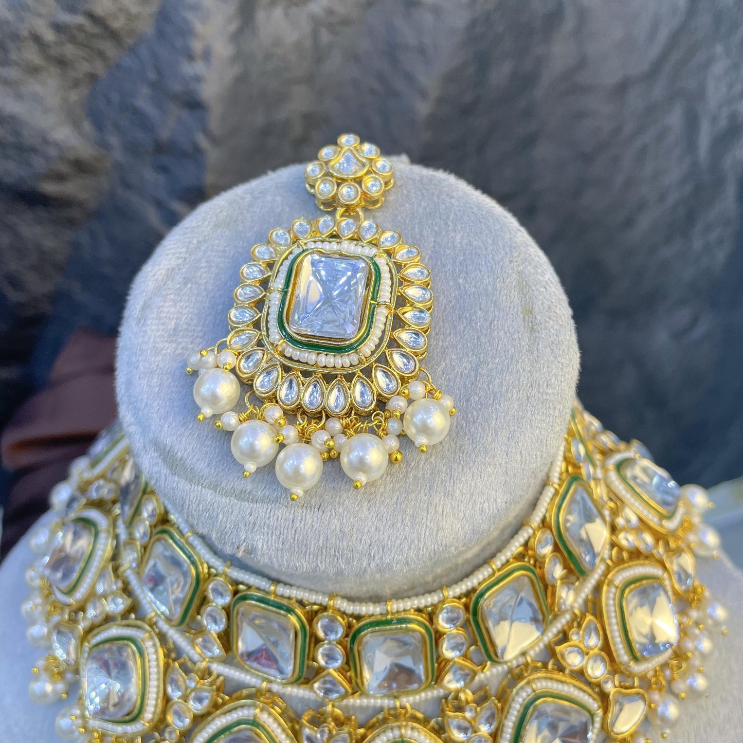 REGAL GEOMETRIC BIB KUNDAN NECKLACES