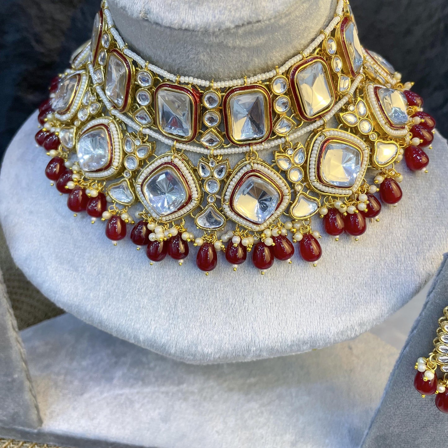 REGAL GEOMETRIC BIB KUNDAN NECKLACES