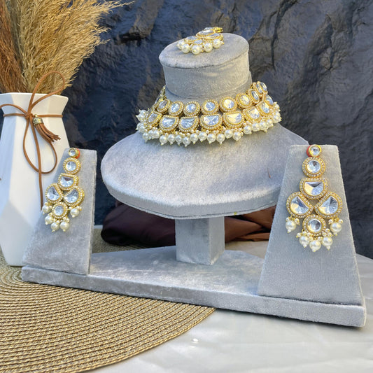 MAJESTIC CRESCENT ARC KUNDAN NECKLACES