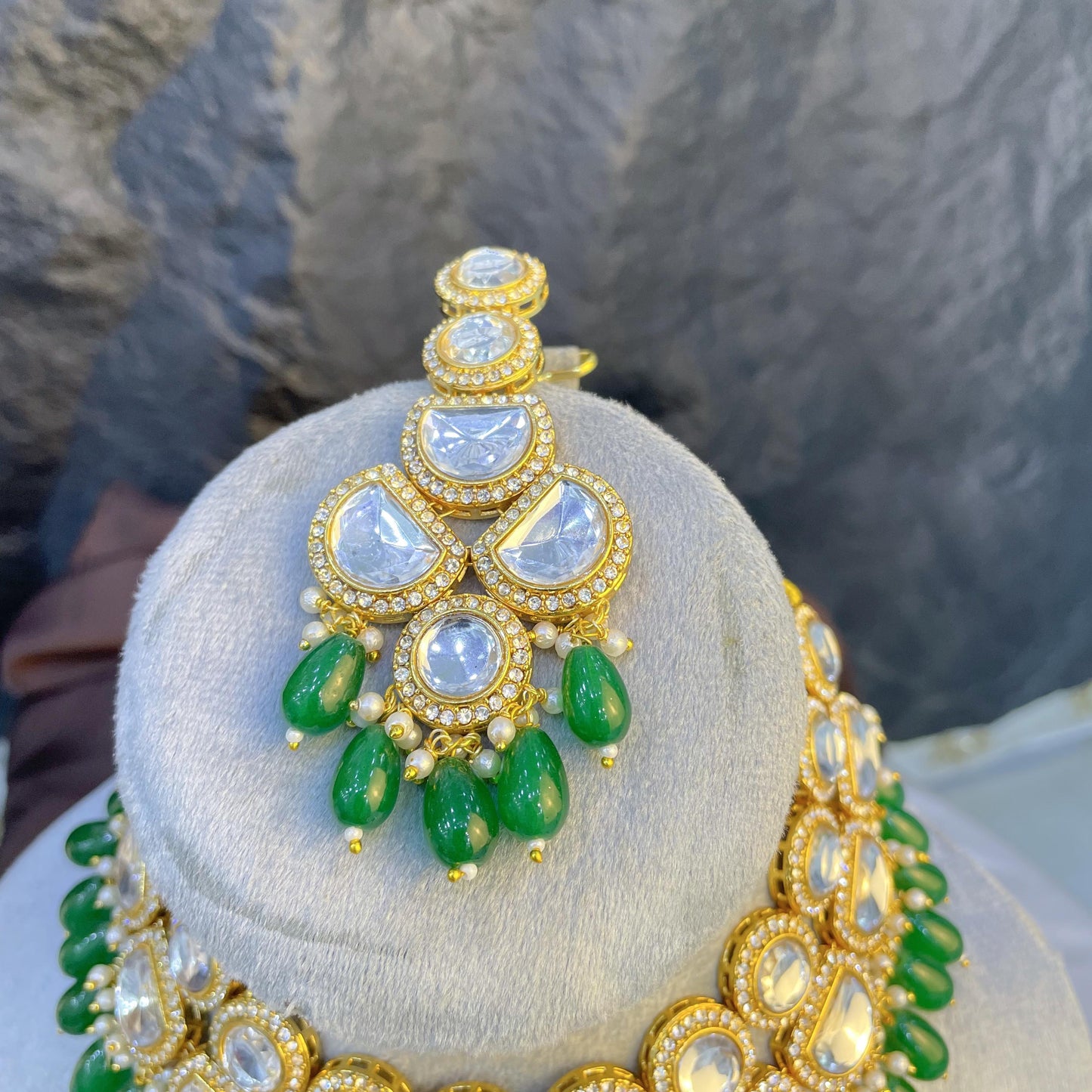 MAJESTIC CRESCENT ARC KUNDAN NECKLACES