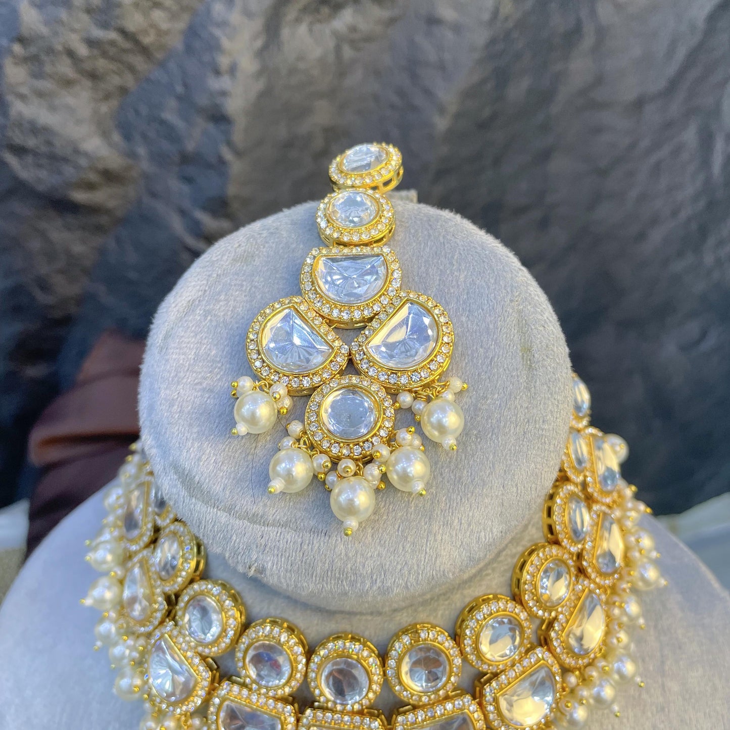 MAJESTIC CRESCENT ARC KUNDAN NECKLACES