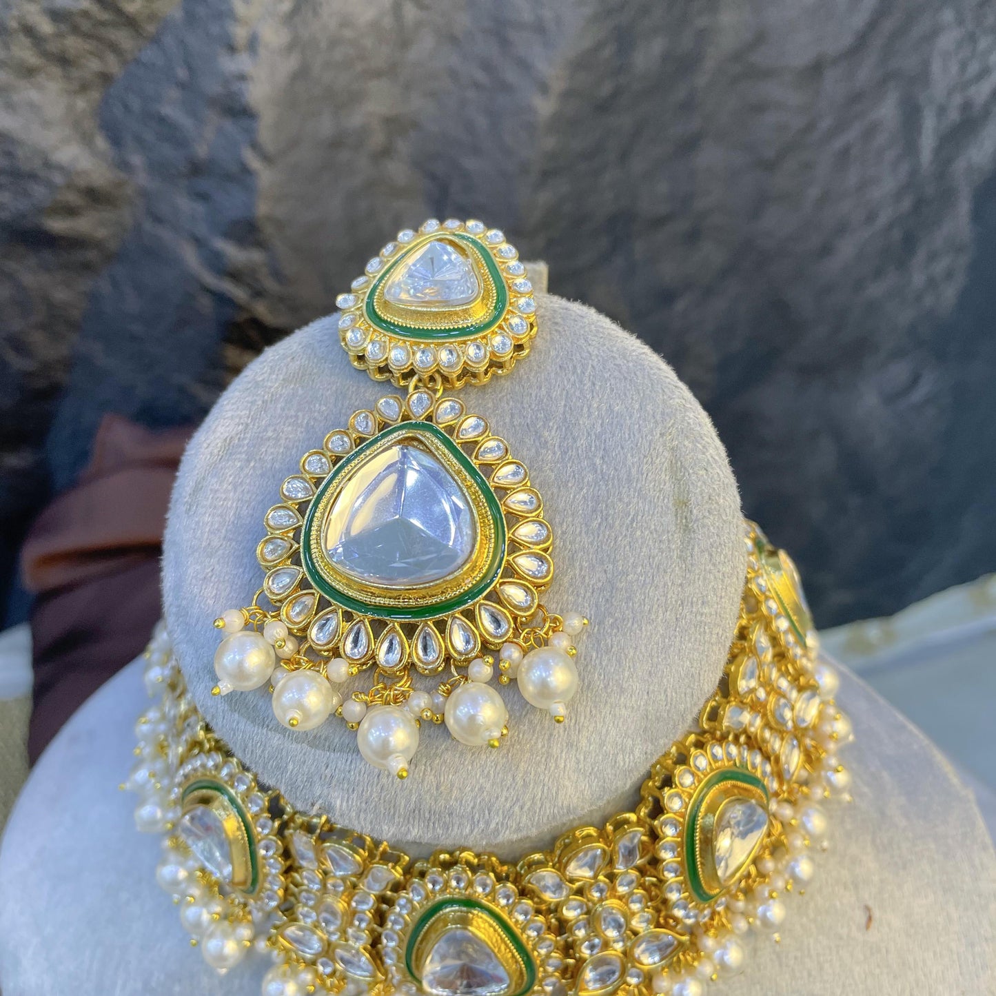 ROYAL TRI-TEARDROP STATEMENT KUNDAN NECKLACES