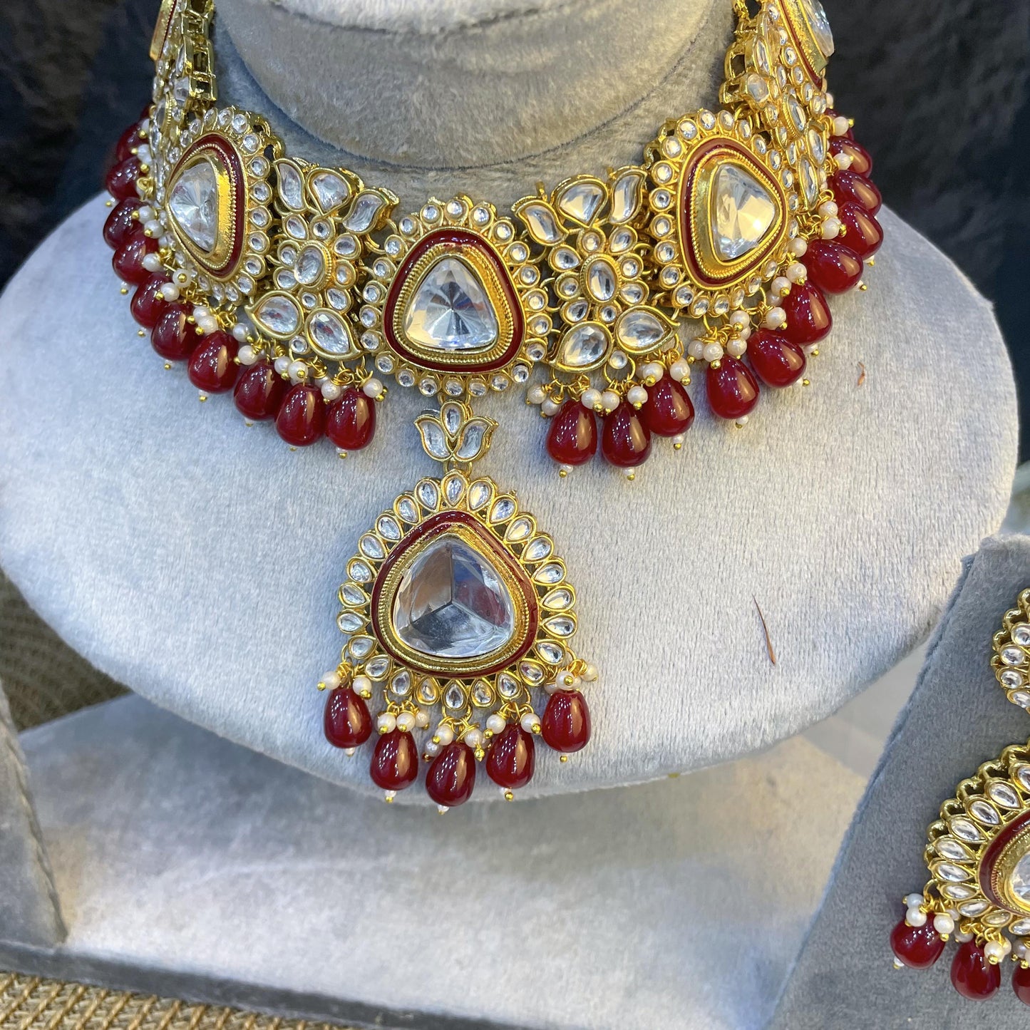 ROYAL TRI-TEARDROP STATEMENT KUNDAN NECKLACES