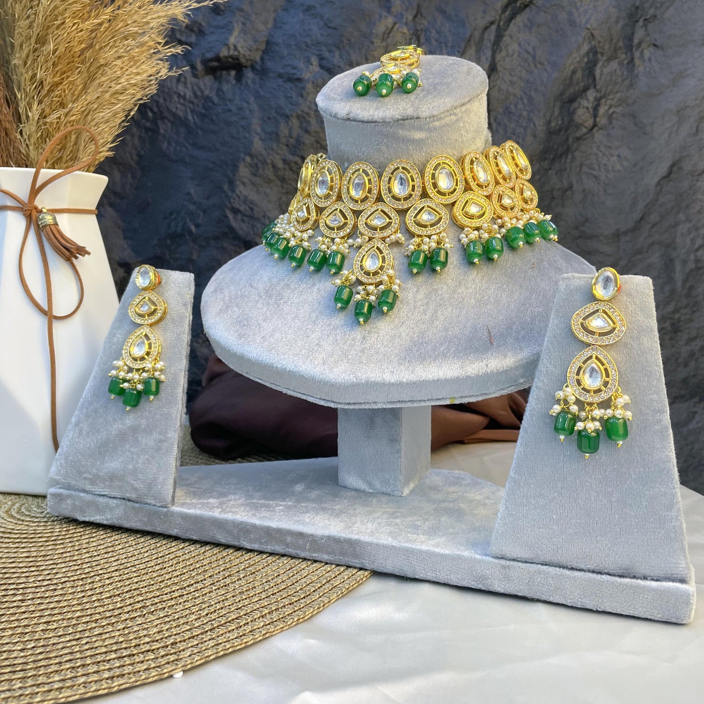 FLORENCE OVAL HALO KUNDAN NECKLACES