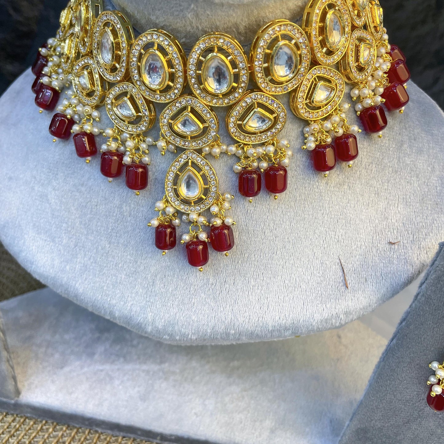 FLORENCE OVAL HALO KUNDAN NECKLACES