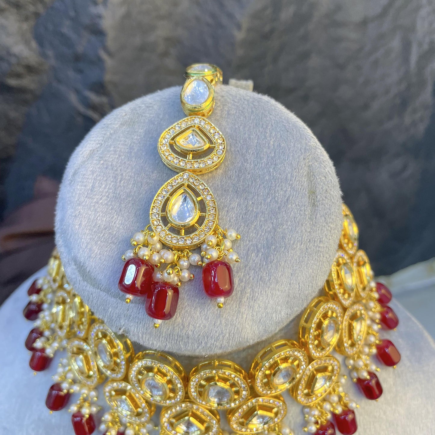 FLORENCE OVAL HALO KUNDAN NECKLACES