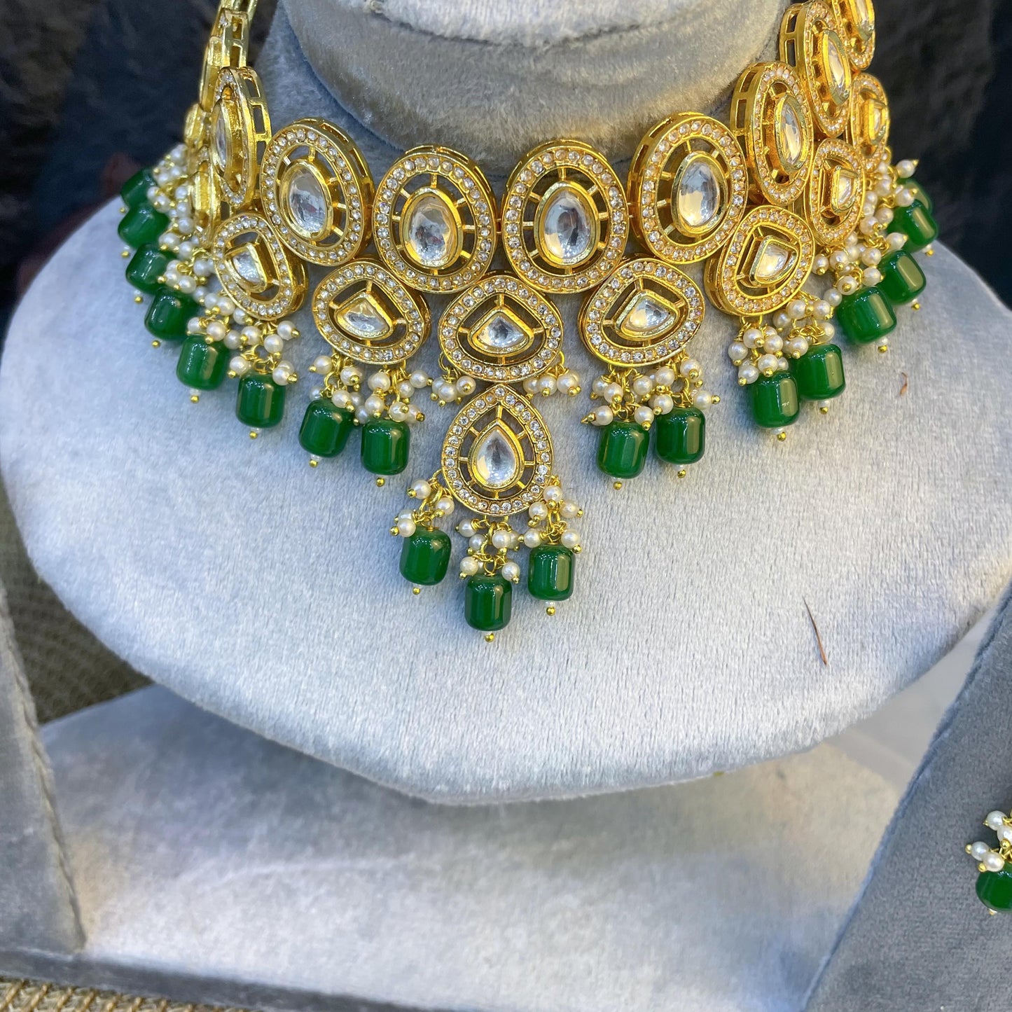 FLORENCE OVAL HALO KUNDAN NECKLACES