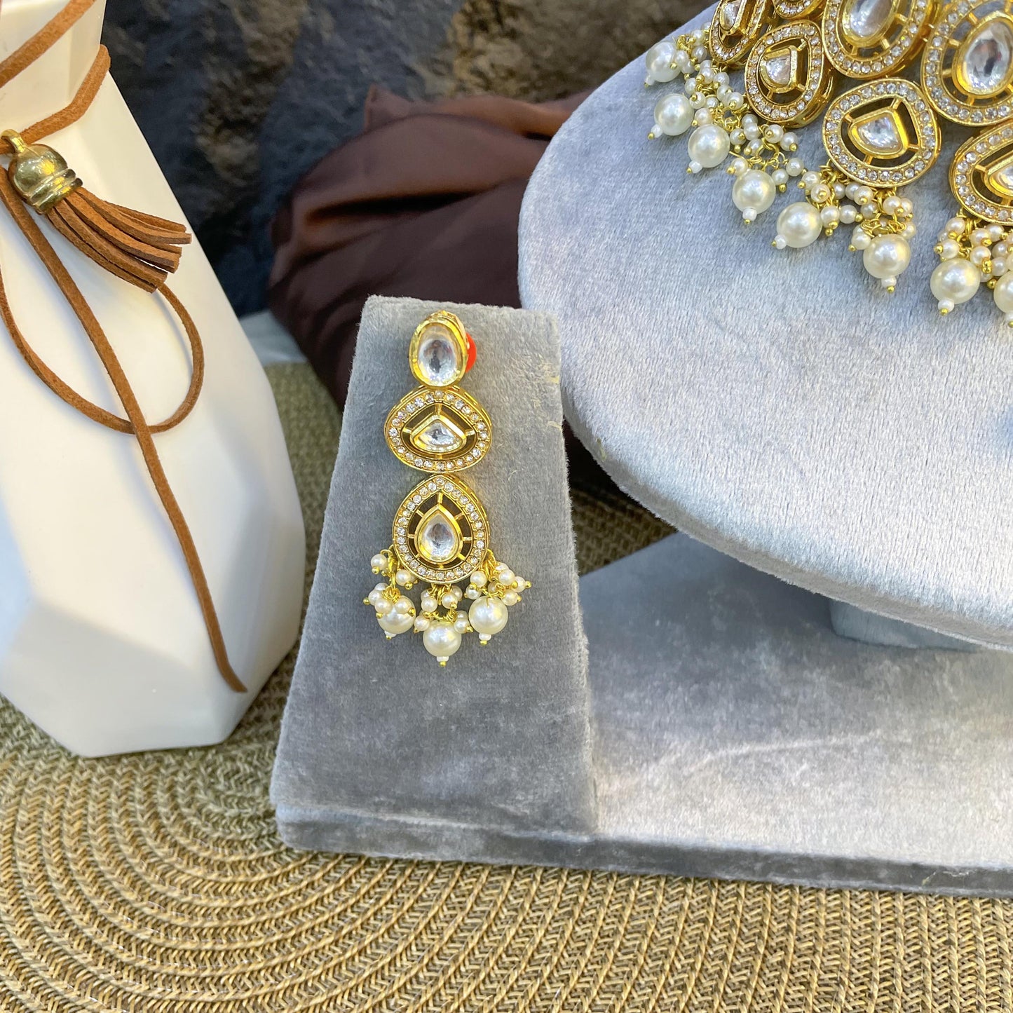 FLORENCE OVAL HALO KUNDAN NECKLACES